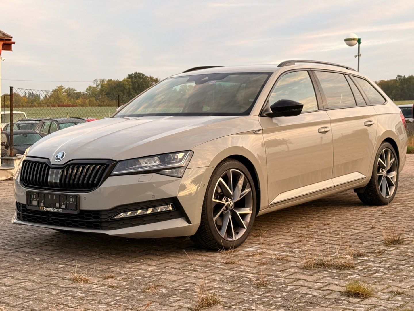 Škoda Superb, 1.5 TSI DSG Sportline