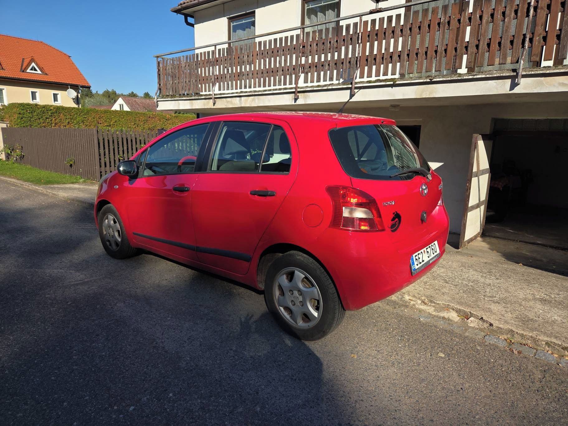 Toyota Yaris, 1.3 VVT-i,64 kW,2x kola,2.maj - fotka 5