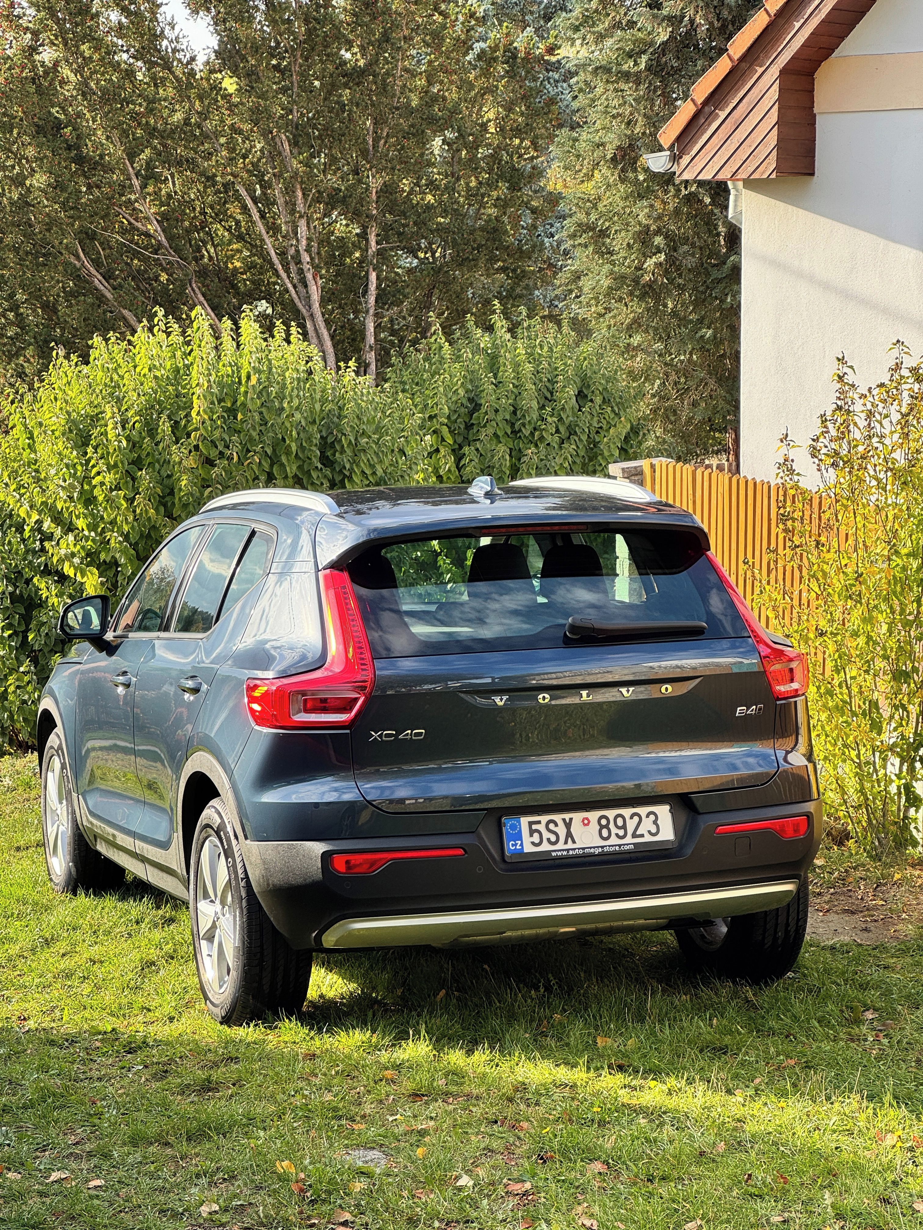 Volvo XC40, Volvo XC40 B4 AWD, 145 kW, aut - fotka 3