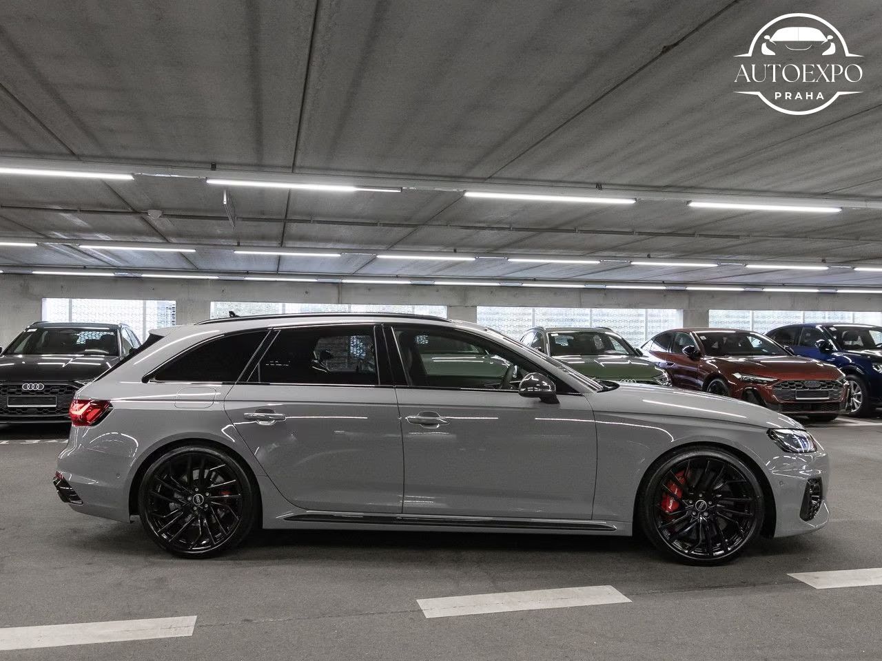 Audi RS4, Avant 2.9 TFSI quattro Carbon - fotka 5