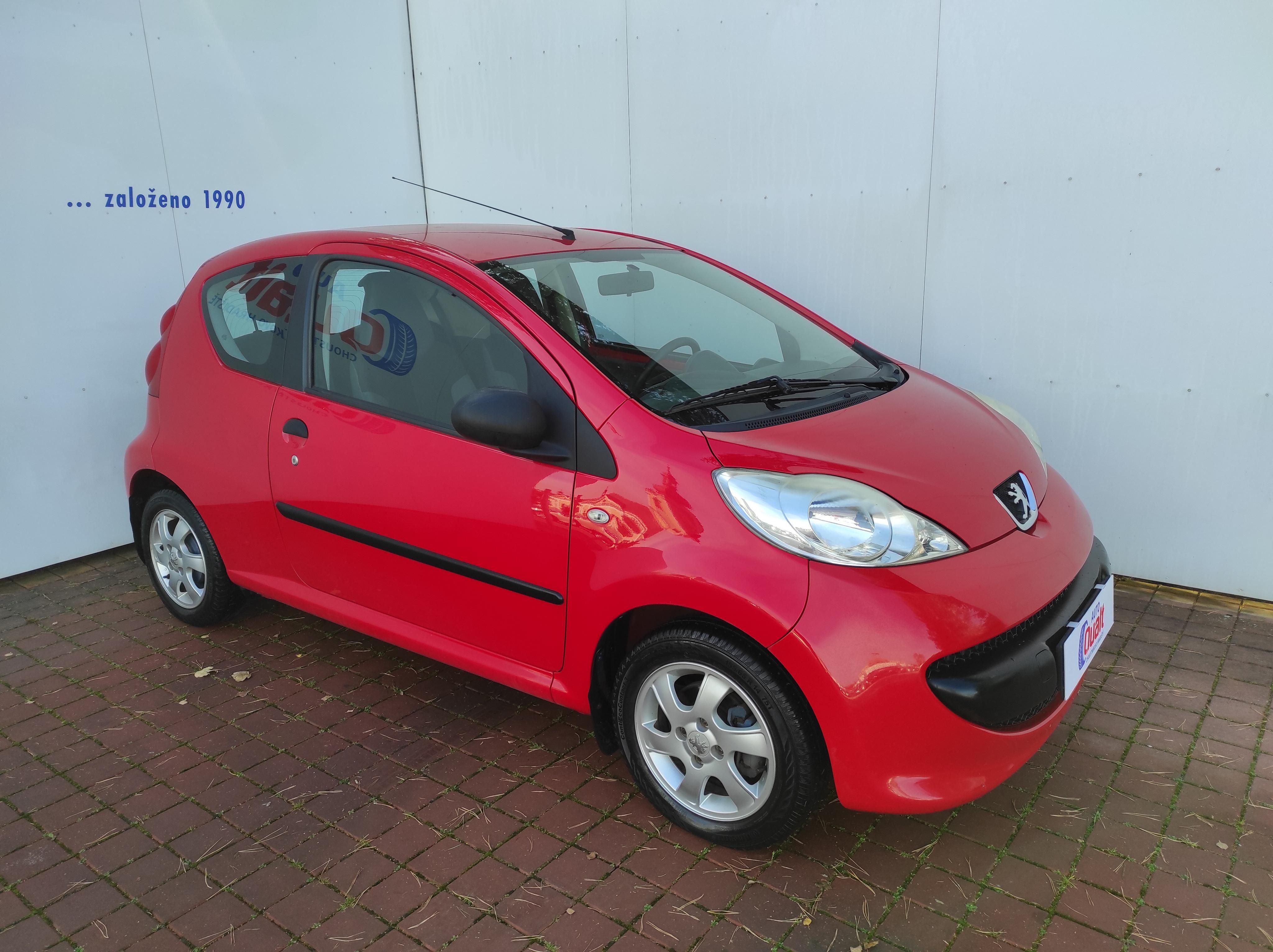 Peugeot 107, 1.0 ČR 1.M. SERVIS 26 tis. km - fotka 5