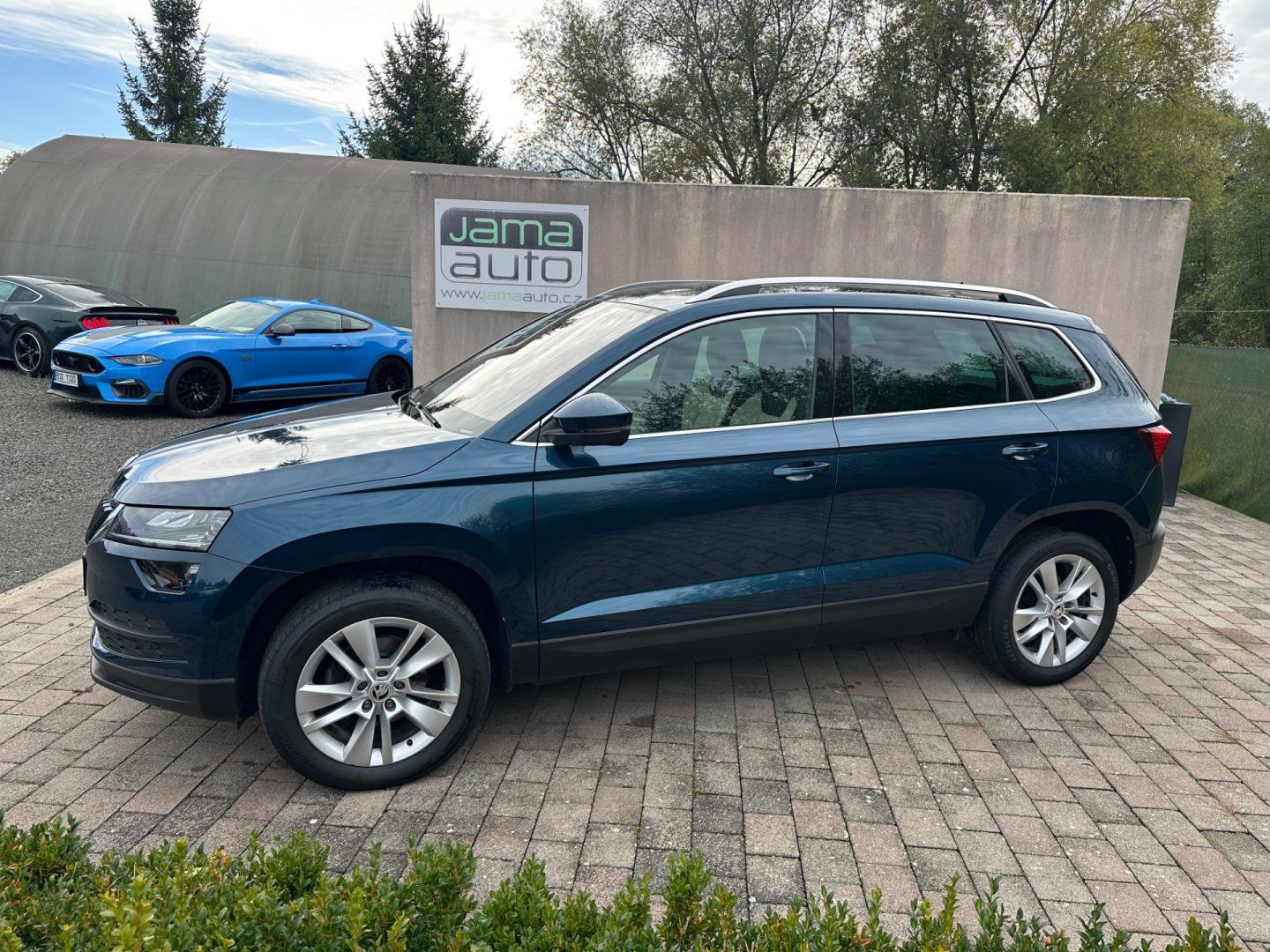 Škoda Karoq, 1,5TSI 110kW STYLE + TAŽNÉ 1.M - fotka 3