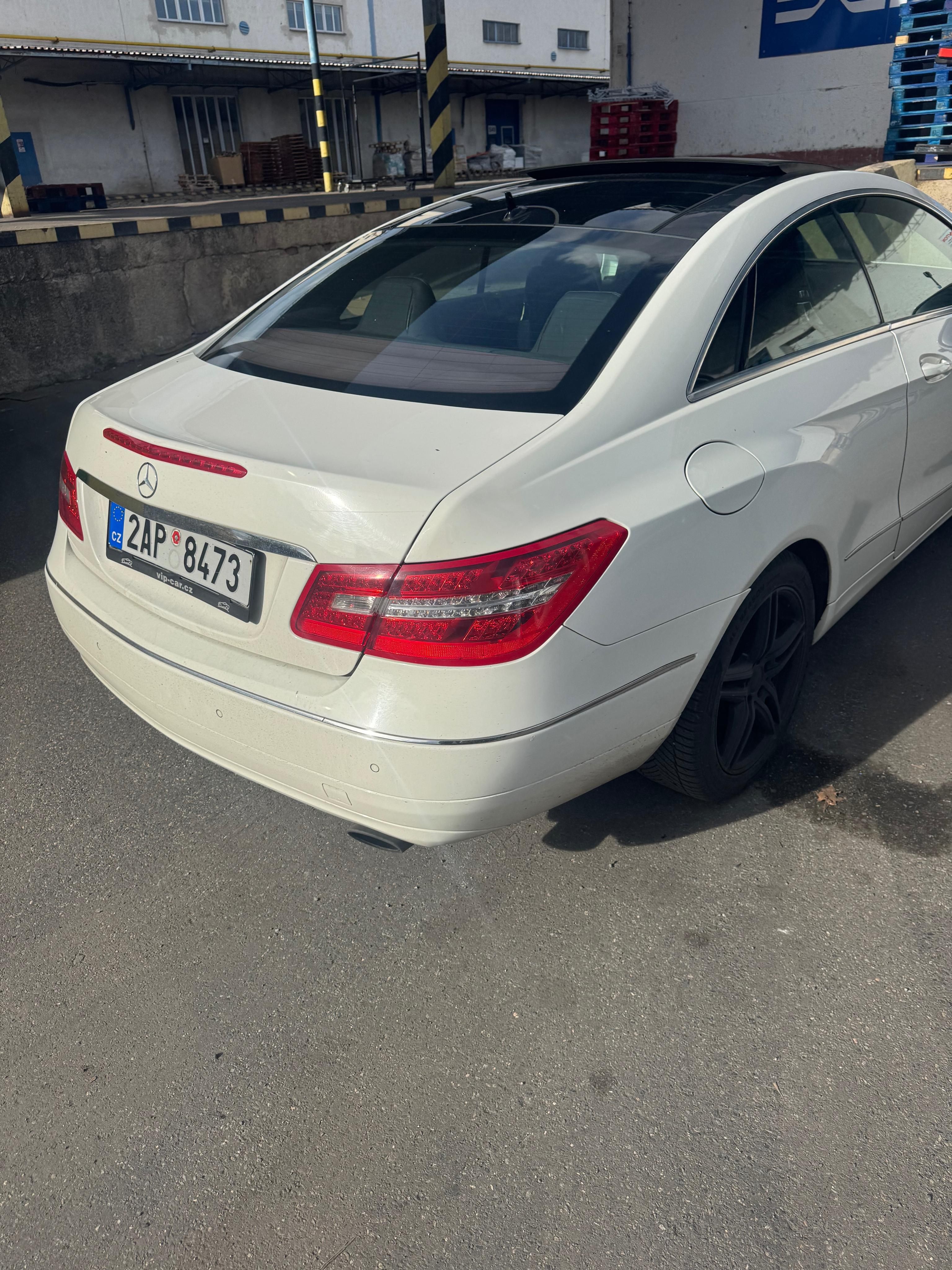 Mercedes-Benz Třídy E - fotka 2