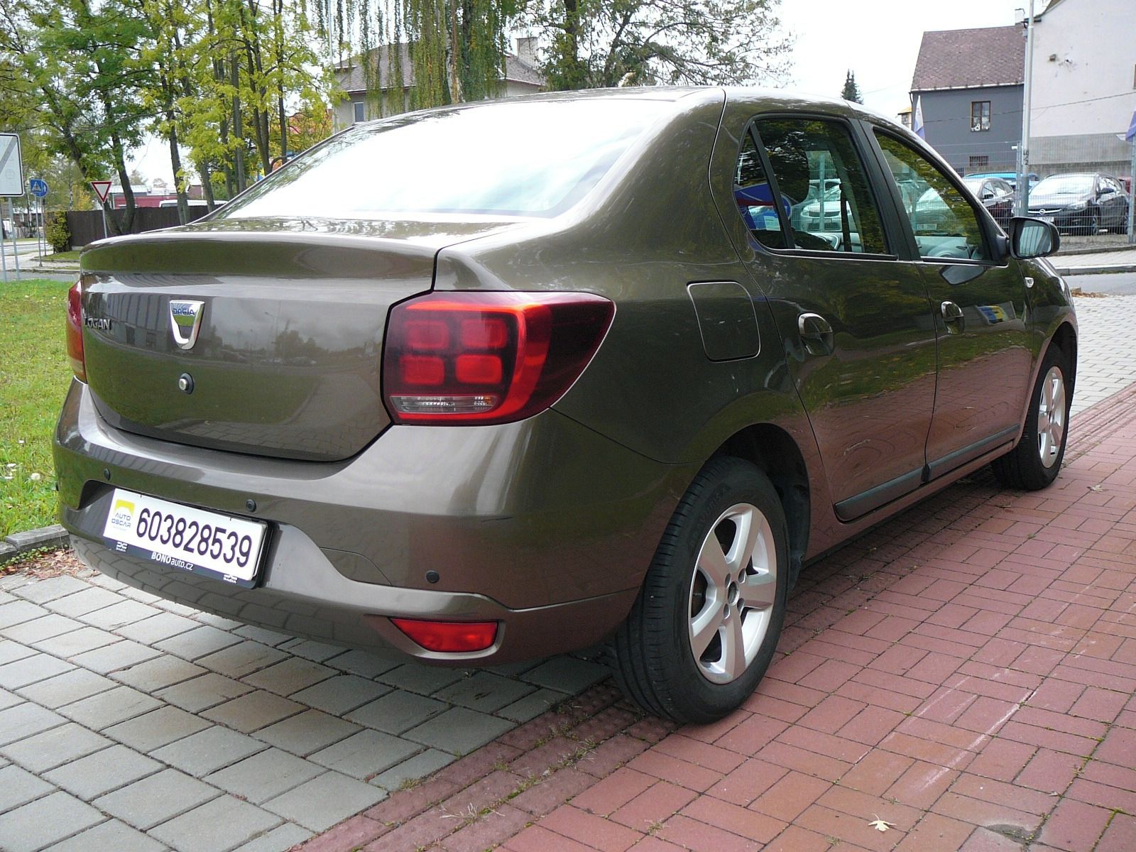 Dacia Logan, 1.0SCe 1MAJ ČR 70000KM!!! - fotka 6