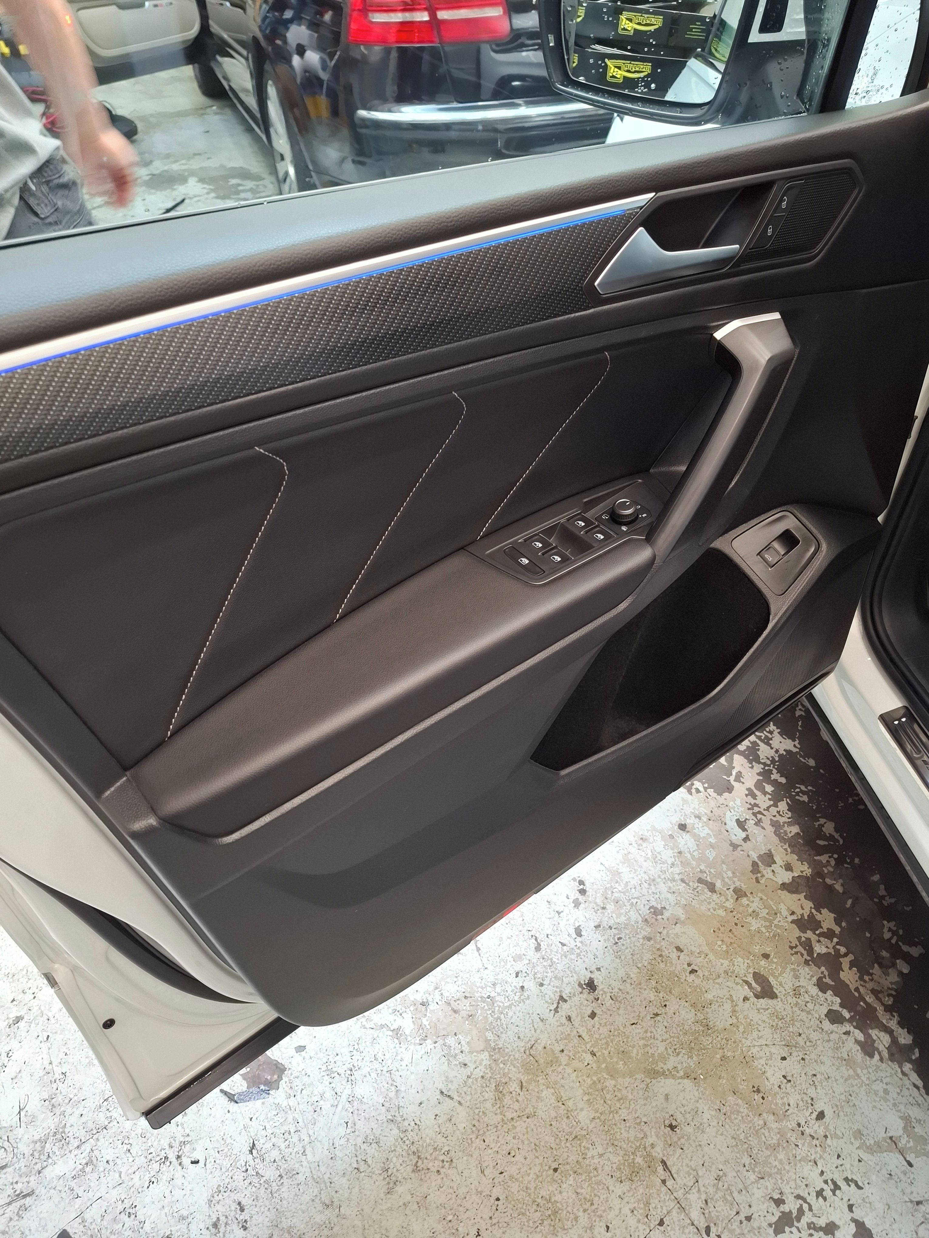 Volkswagen Tiguan, ALLSPACE R-line 2.0TDI 4x4 - fotka 4