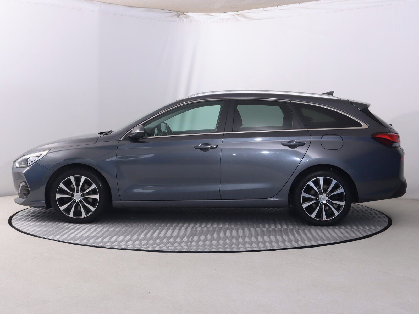 Hyundai i30, 1.6 CRDi MHEV, Automat - fotka 3