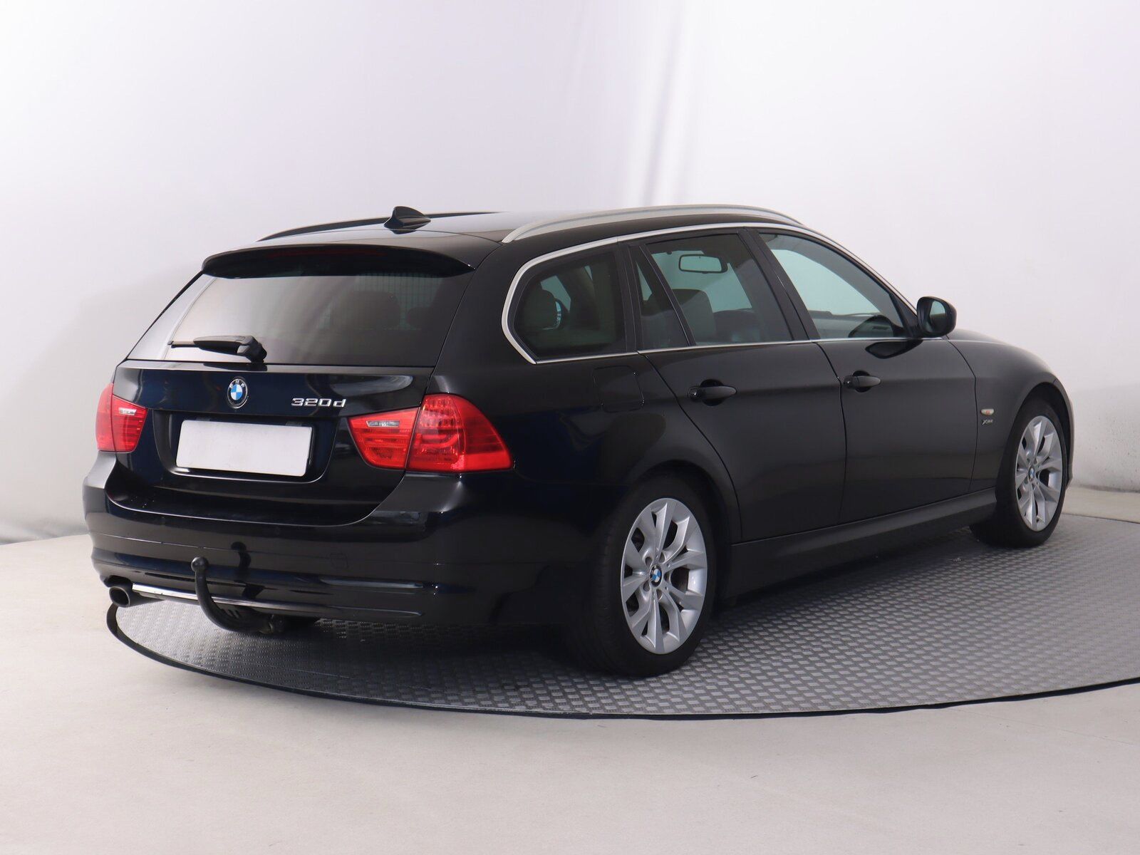 BMW Řada 3, 320 d xDrive, 4X4 - fotka 5