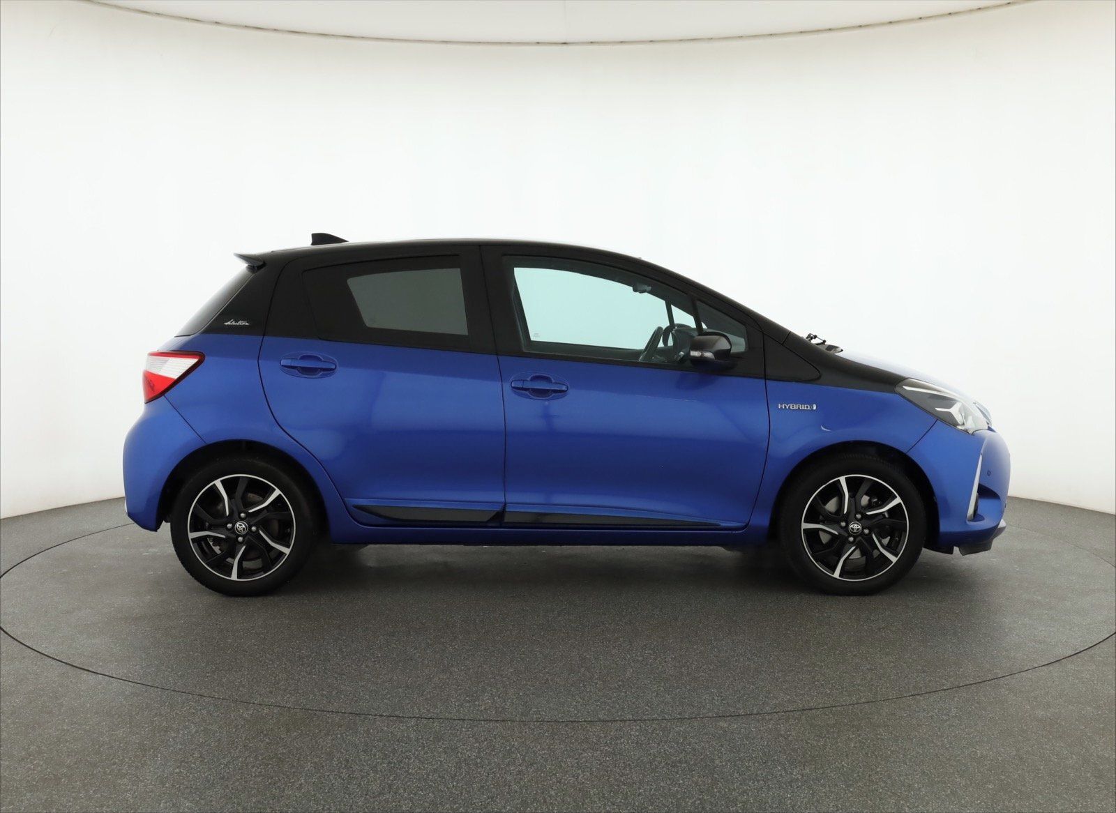 Toyota Yaris, 1.5 Hybrid, Automat - fotka 6