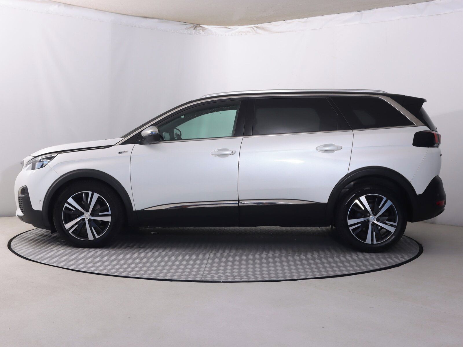 Peugeot 5008, 2.0 BlueHDi, Automat, 7 míst - fotka 3