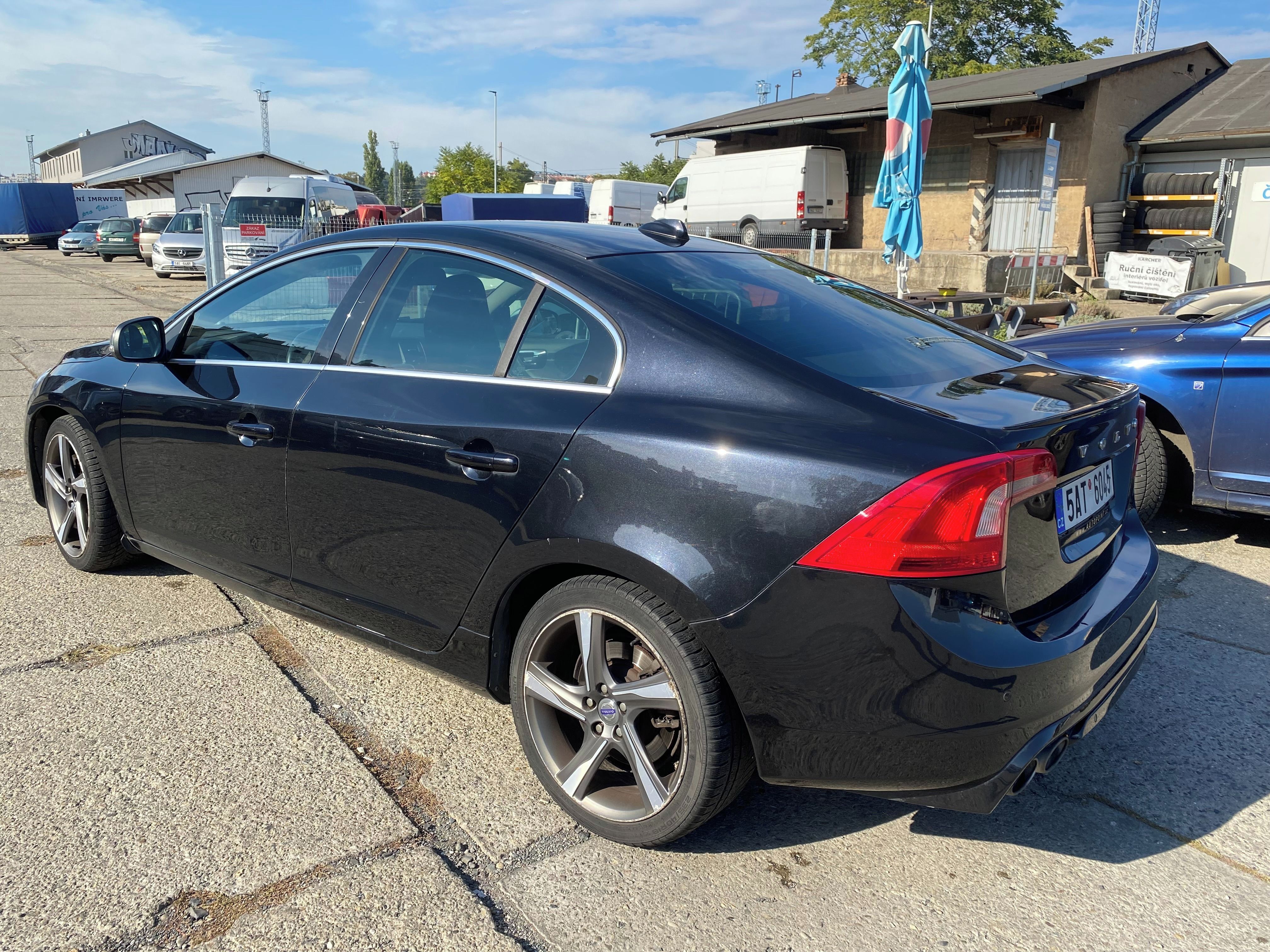Volvo S60, R design - fotka 6