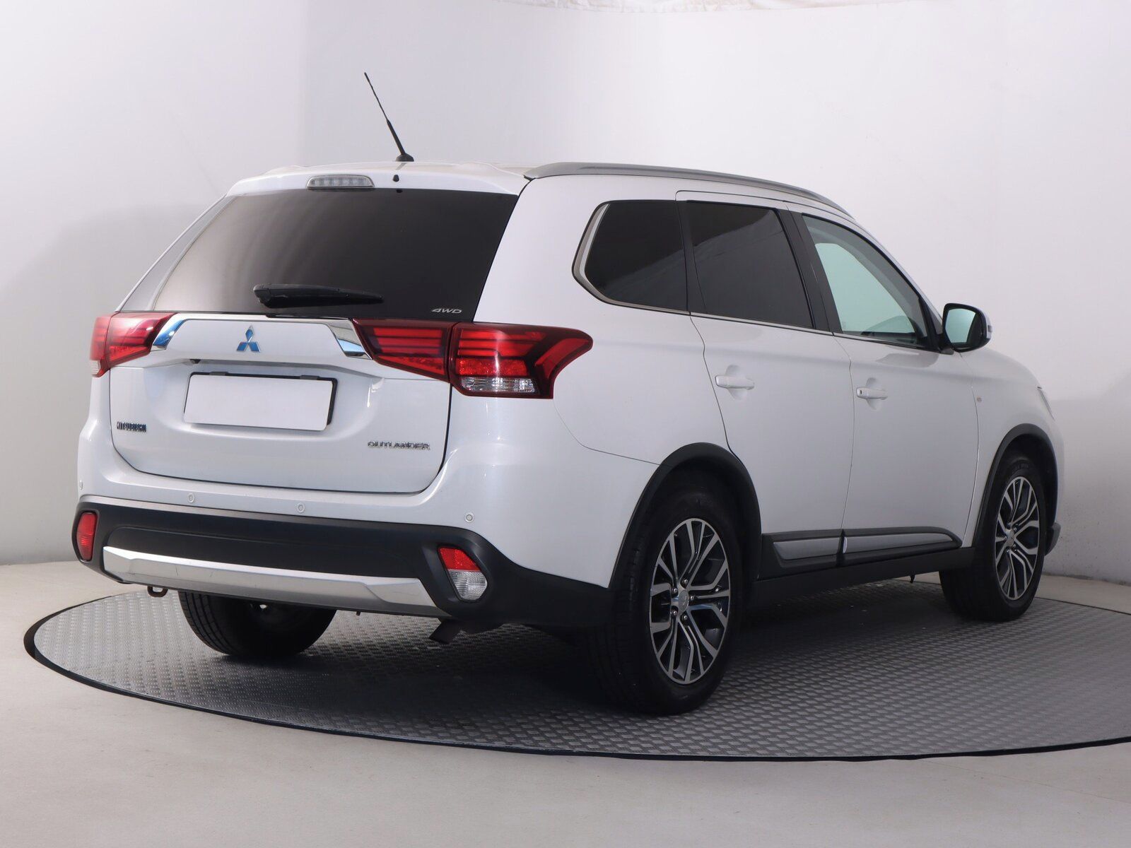 Mitsubishi Outlander, 2.2 DI-D, Instyle, 4X4 - fotka 5