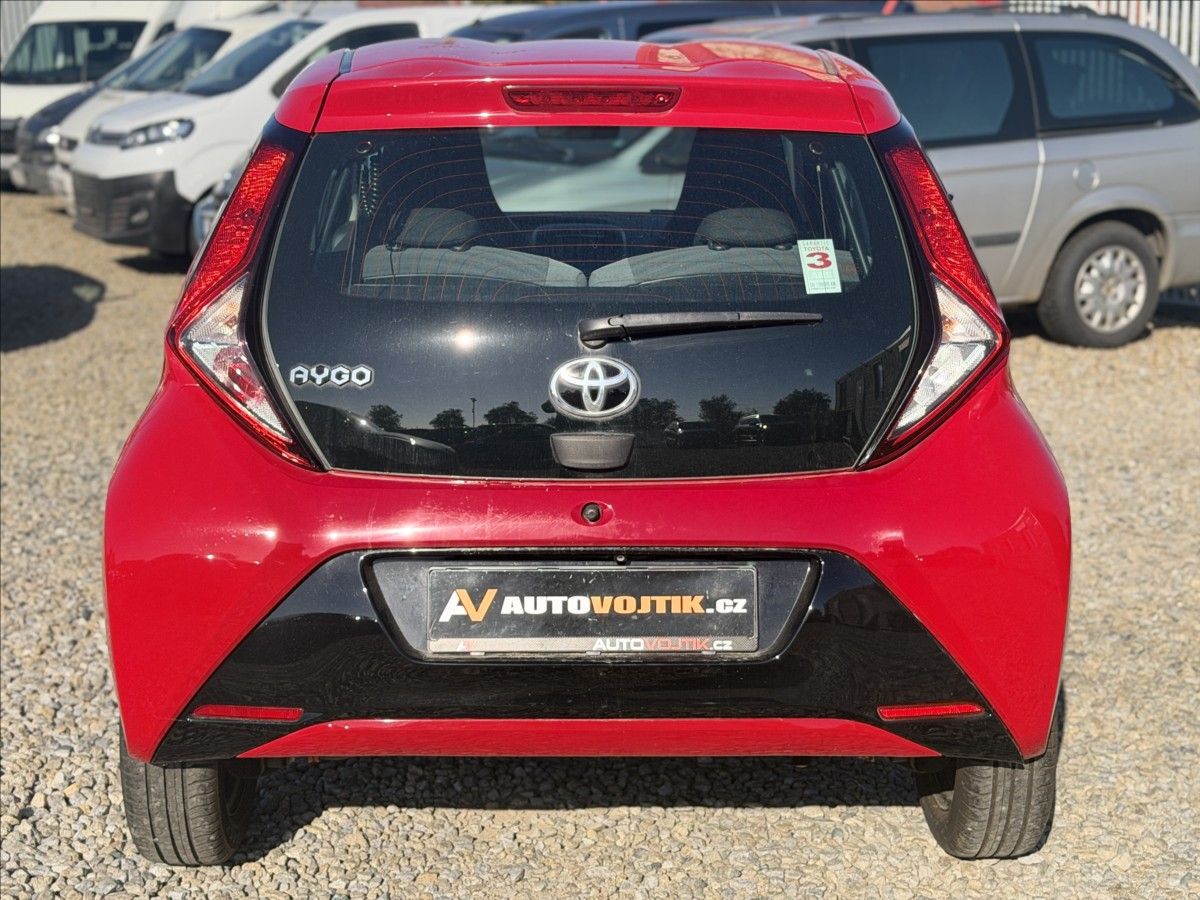 Toyota Aygo, 1,0 i 53kW KLIMA 33.000Km - fotka 5