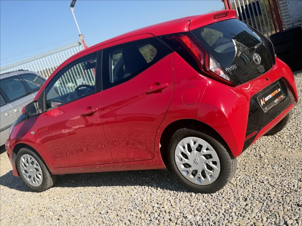Toyota Aygo, 1,0 i 53kW KLIMA 33.000Km - fotka 6