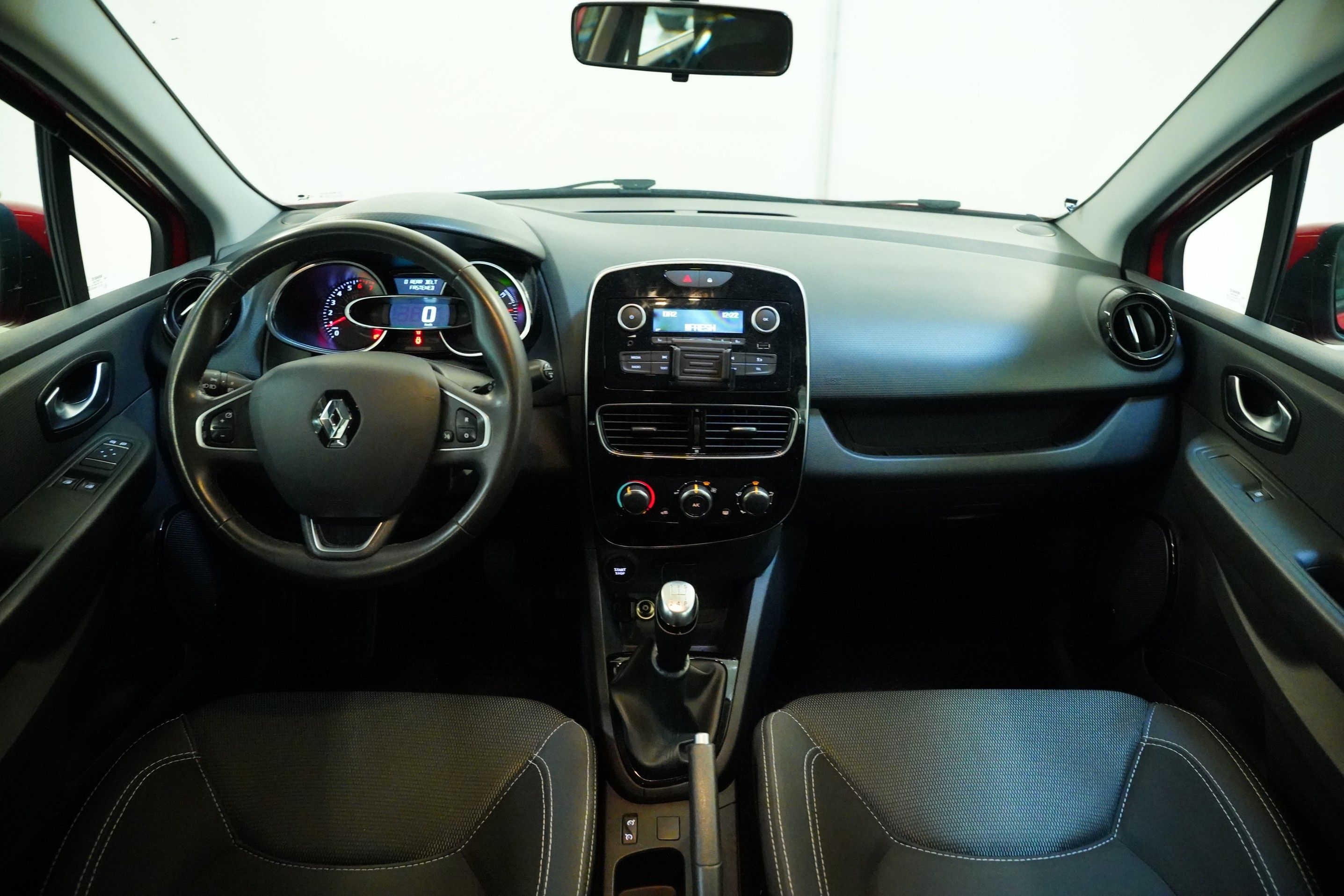 Renault Clio, 1.2 16V 54 kW - fotka 5