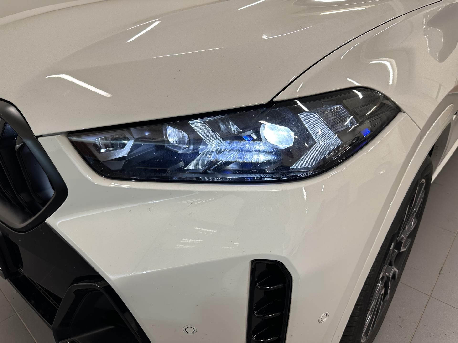 BMW X6, X6 xDrive40d - fotka 4