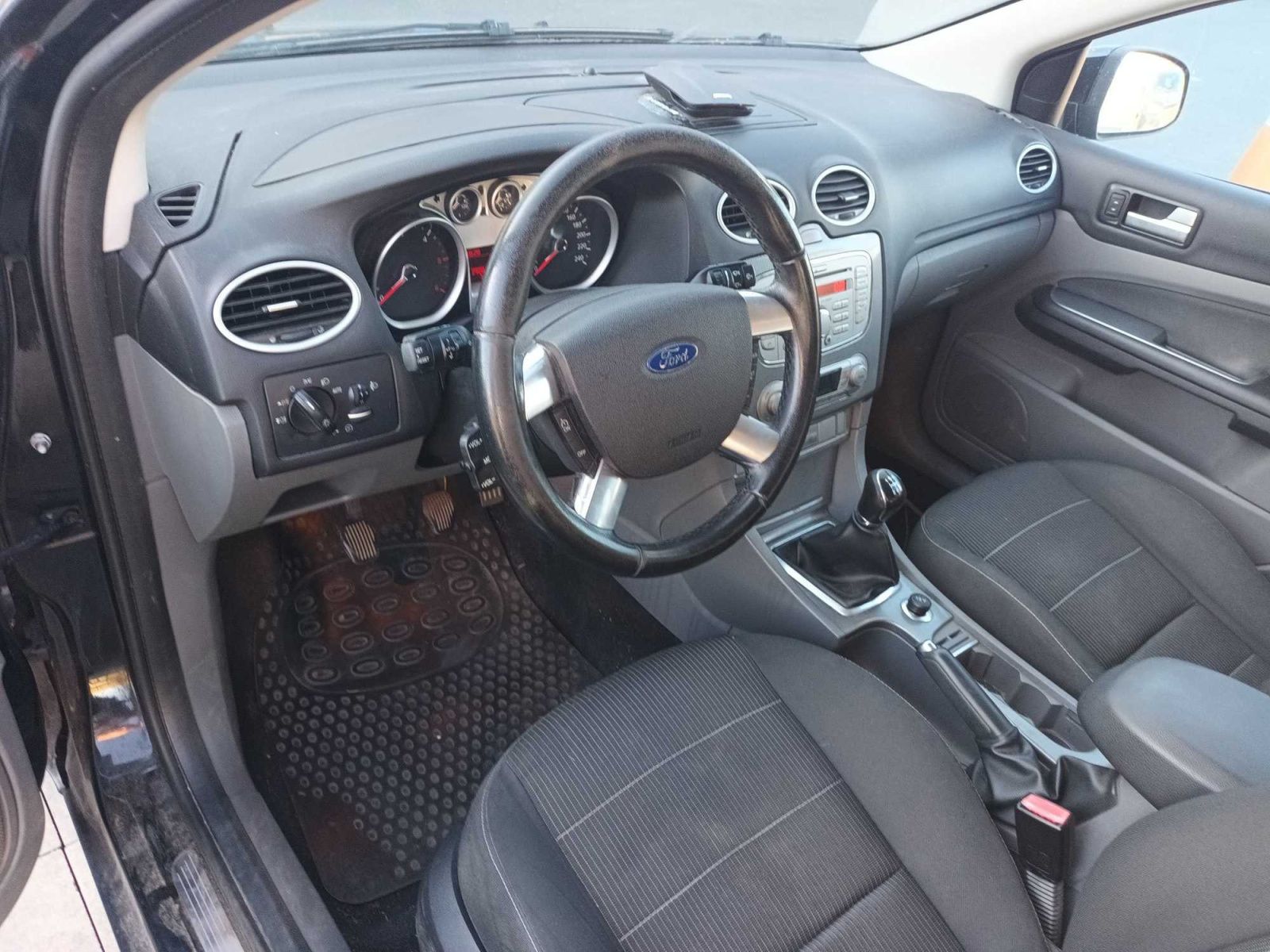 Ford Focus, 1.6 TDCi, po STK, Klima - fotka 3