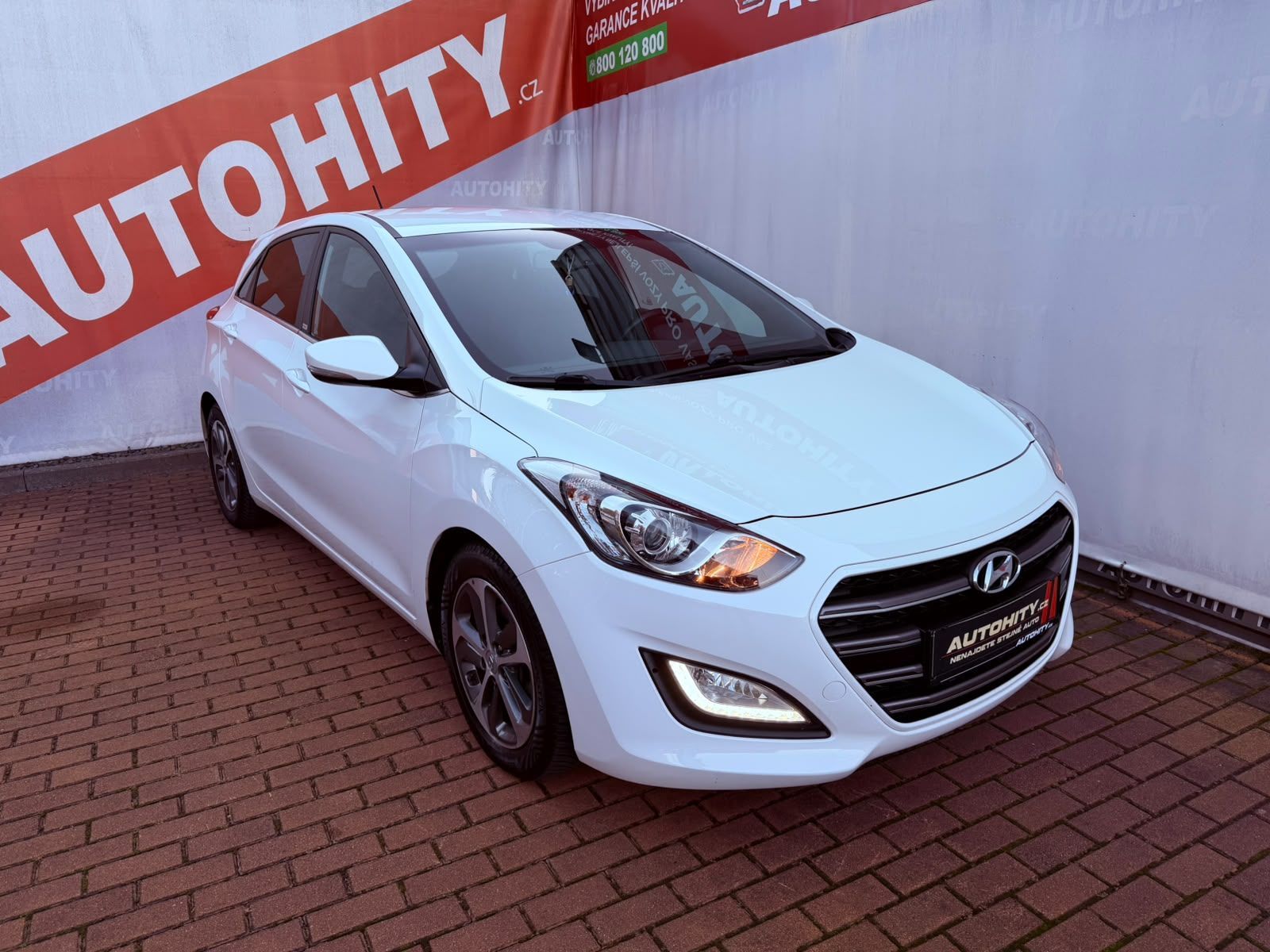 Hyundai i30, 1.4 16V, Serviska, 1.Maj - fotka 5
