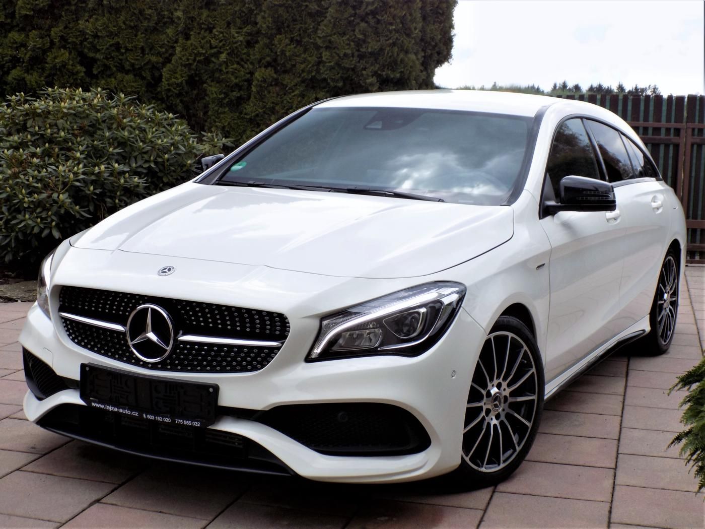 Mercedes-Benz CLA, 2,1 200d 4MATIC SB AMG line - fotka 2