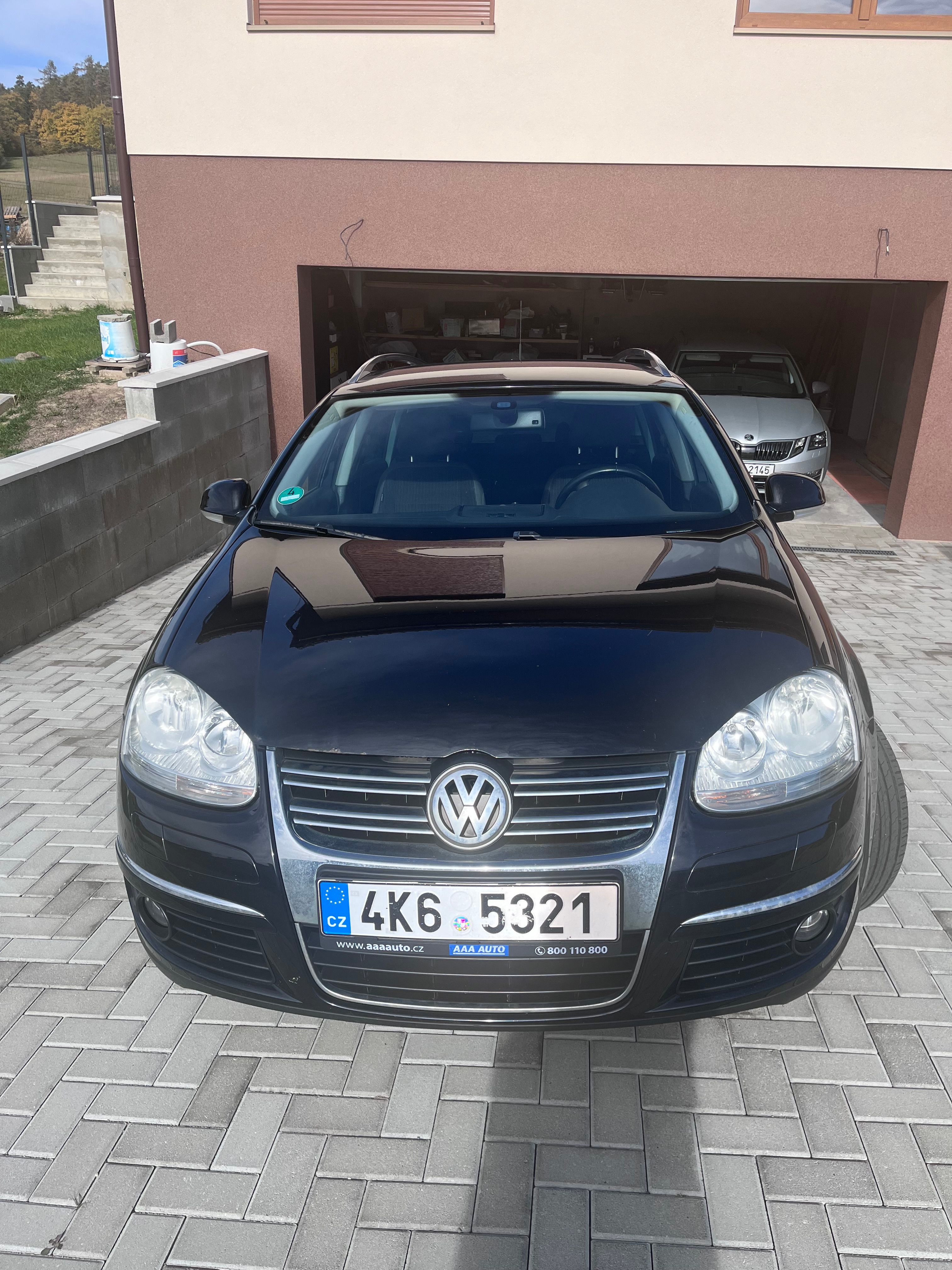 Volkswagen Golf, VW Golf V combi 1.6 benzín - fotka 2