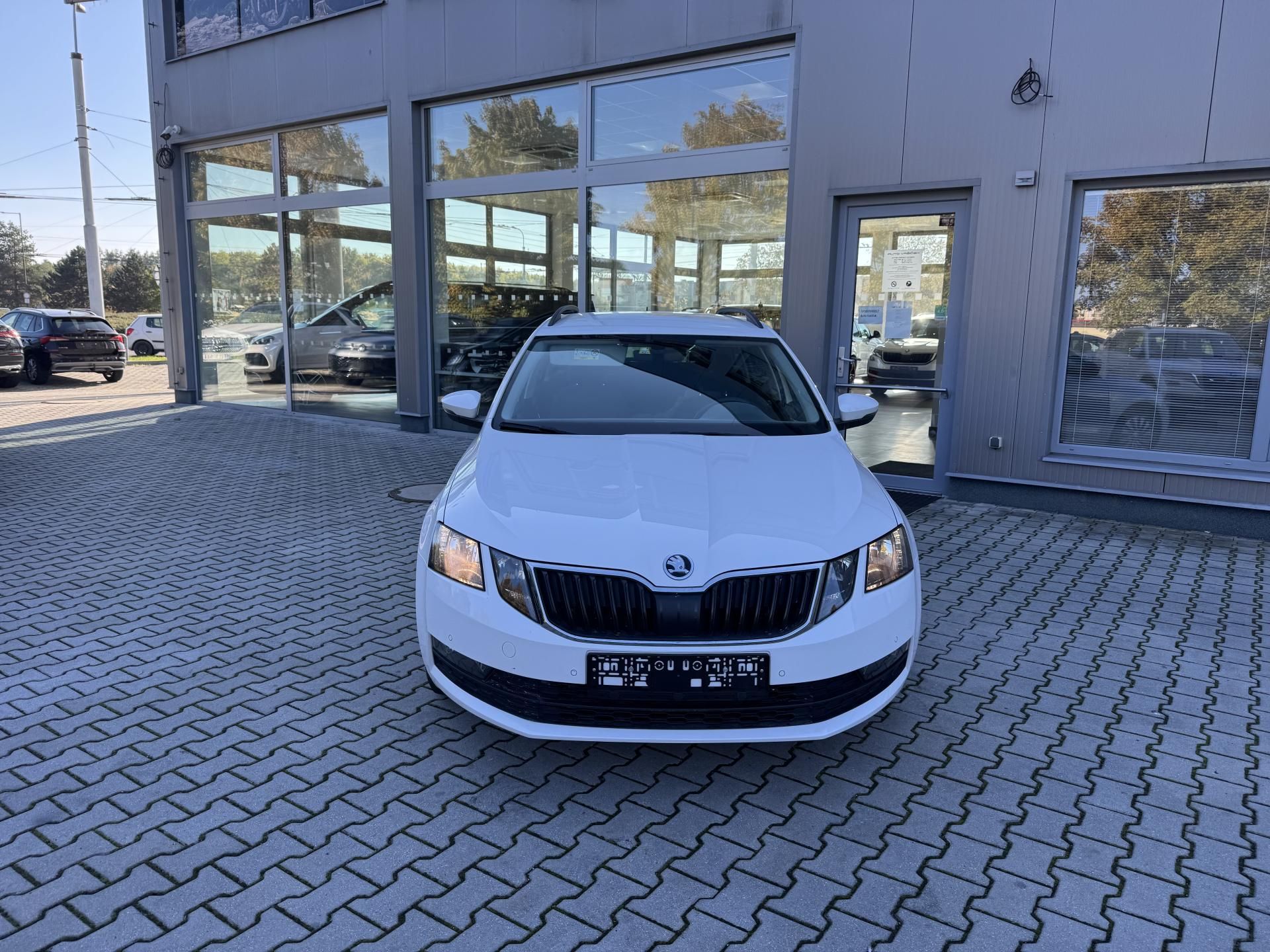 Škoda Octavia, 2,0TDi DSG 4x4 NAVIGACE TAŽNÉ - fotka 2