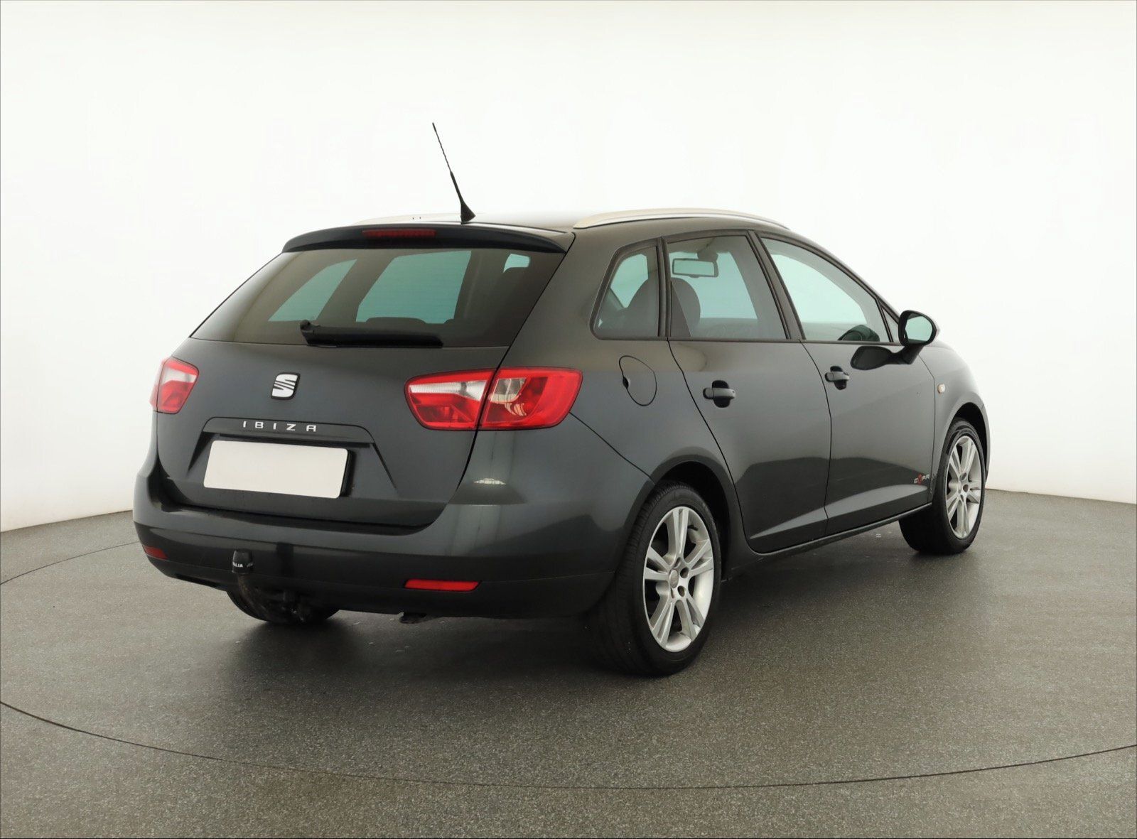 Seat Ibiza, 1.4 16V, Tažné - fotka 5