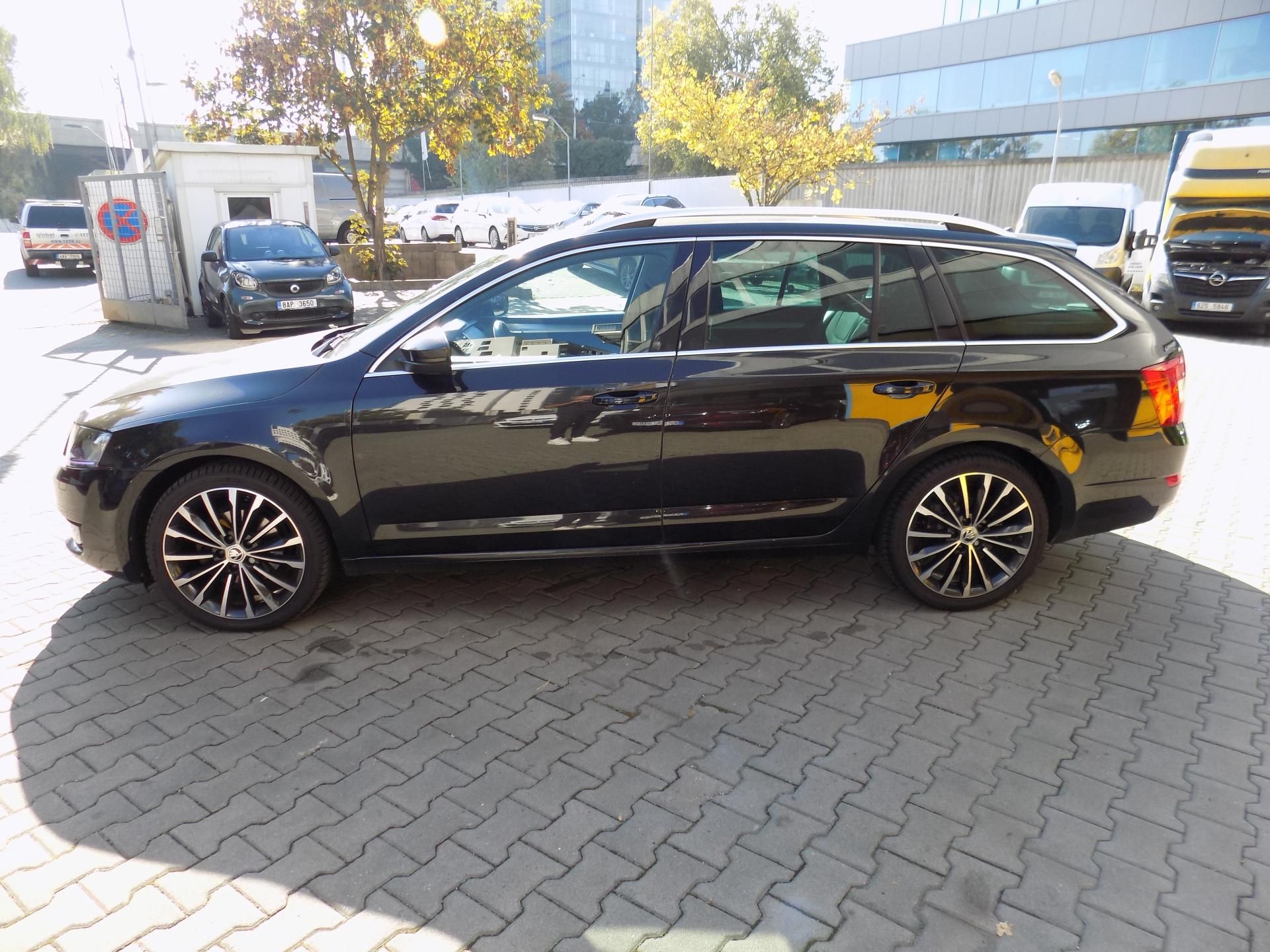 Škoda Octavia, 2.0 TDi DSG - fotka 4