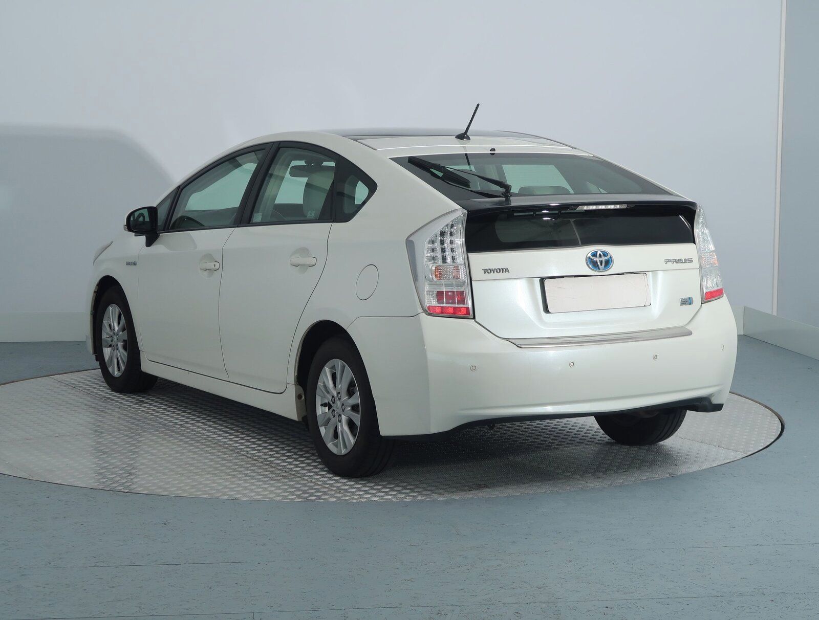 Toyota Prius, 1.8 VVT-i HSD, Automat - fotka 4