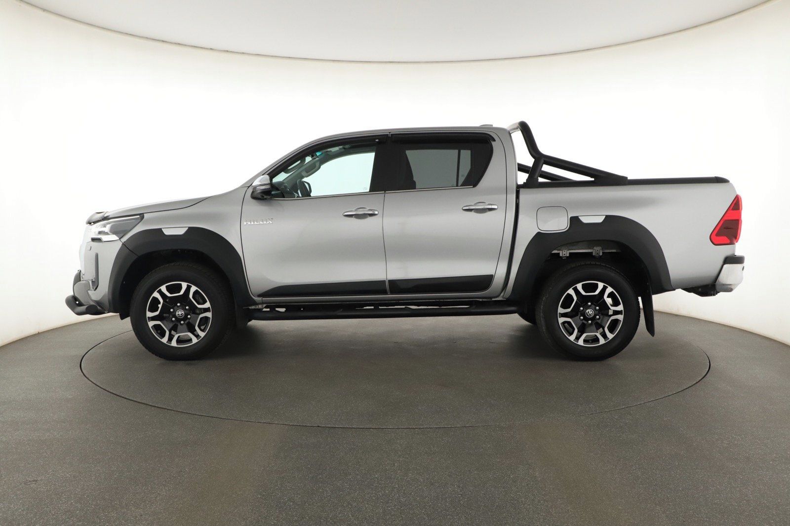 Toyota Hilux, 2.8 D-4D MHEV, Executive - fotka 2