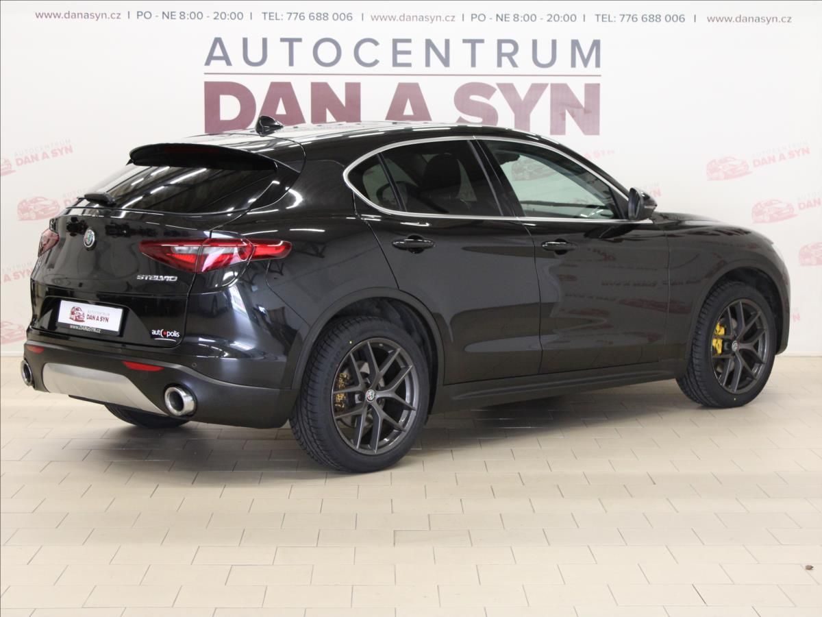 Alfa Romeo Stelvio, 2,0 TBi 280k Q4 Kůže Led - fotka 4