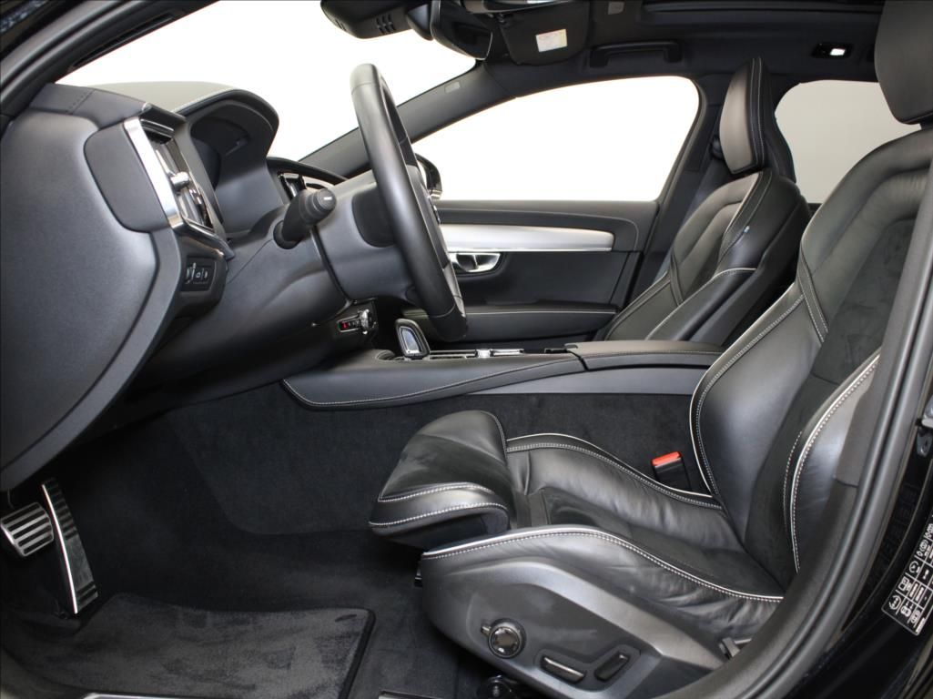 Volvo V90, 2,0 T8 AWD PLUS Dark 59tkm. - fotka 6
