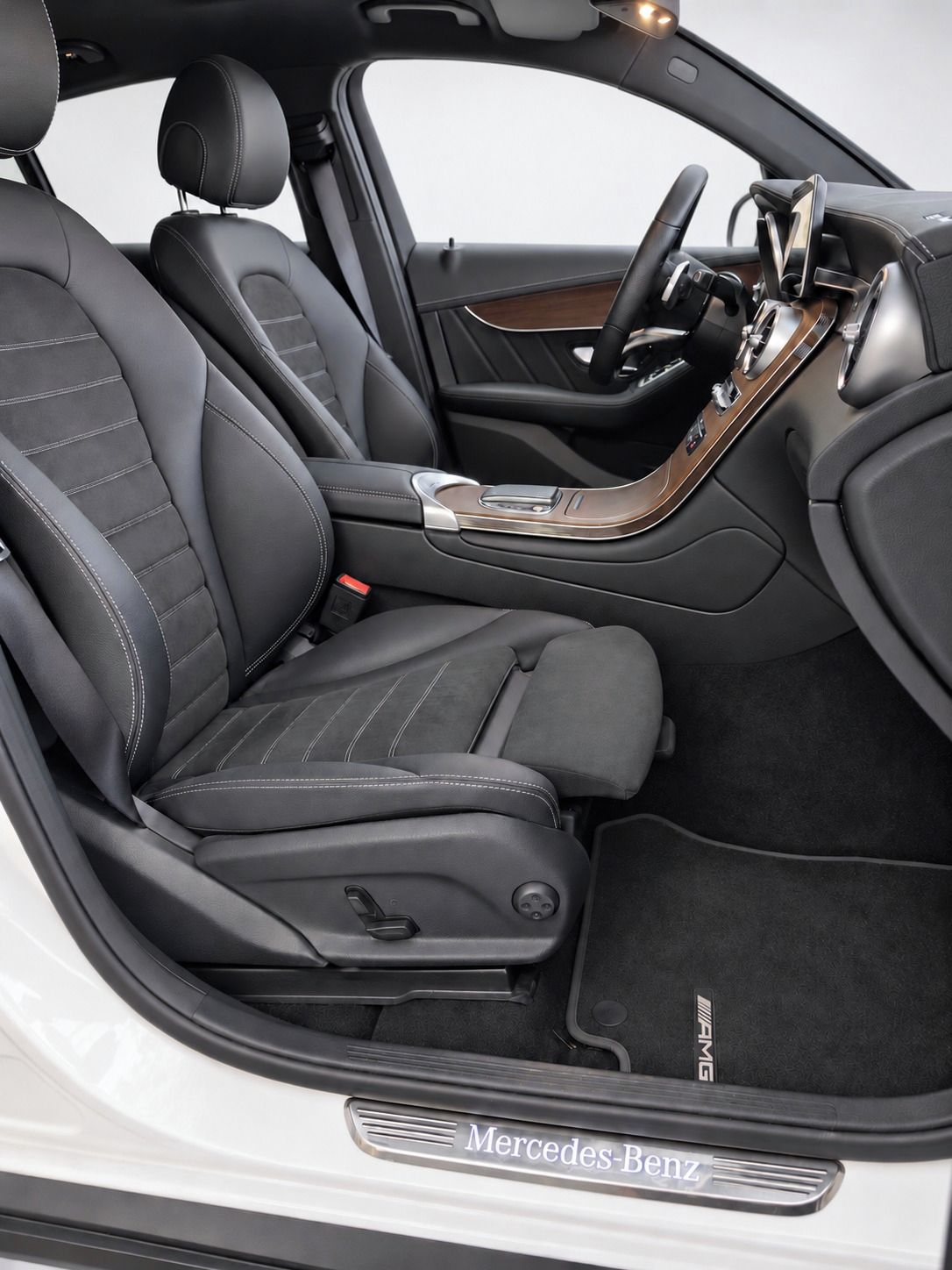 Mercedes-Benz GLC, Mercedes-Benz GLC 200 4MATIC - fotka 5