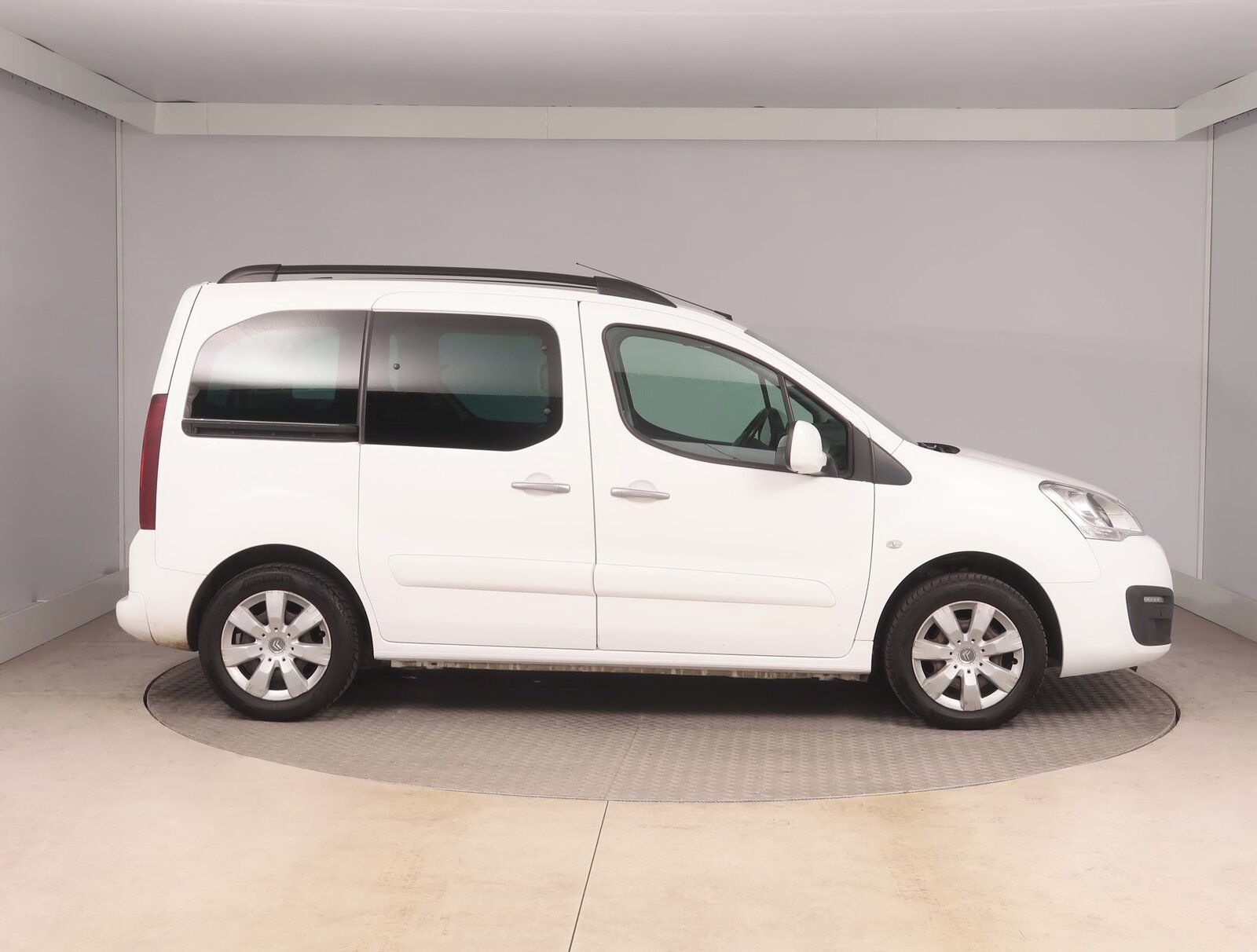 Citroën Berlingo, 1.6 BlueHDi, 5Míst, Klima, ČR - fotka 6
