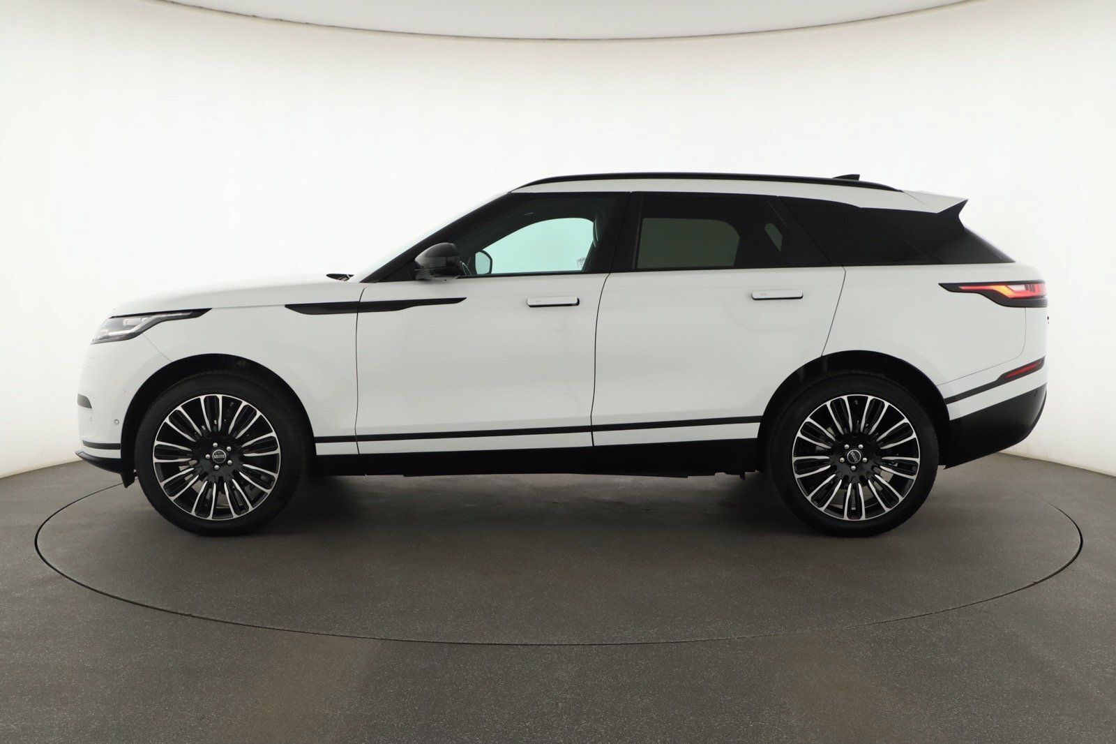Land Rover Range Rover Velar, D240, 4X4, Automat, Kůže - fotka 3