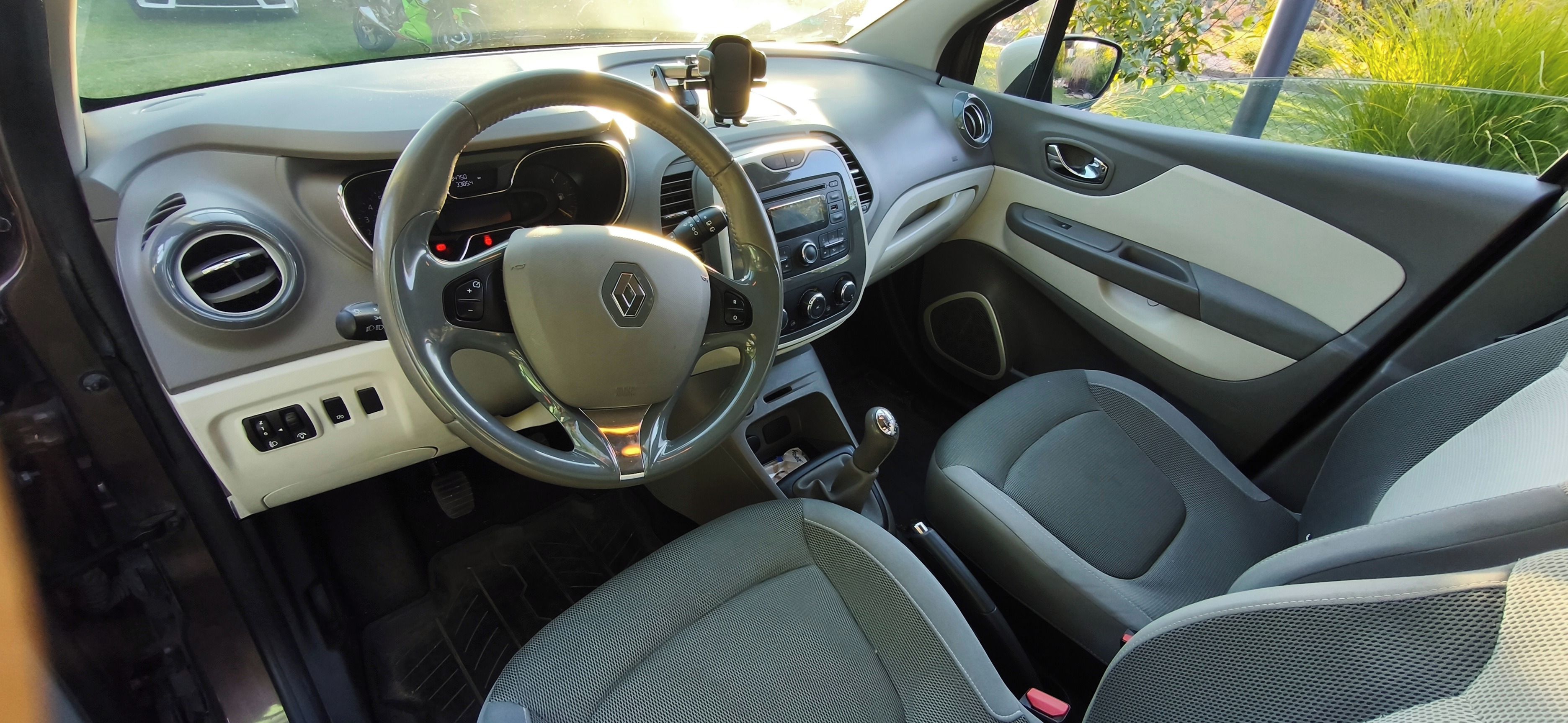 Renault Captur, 0.9 serviska - fotka 5