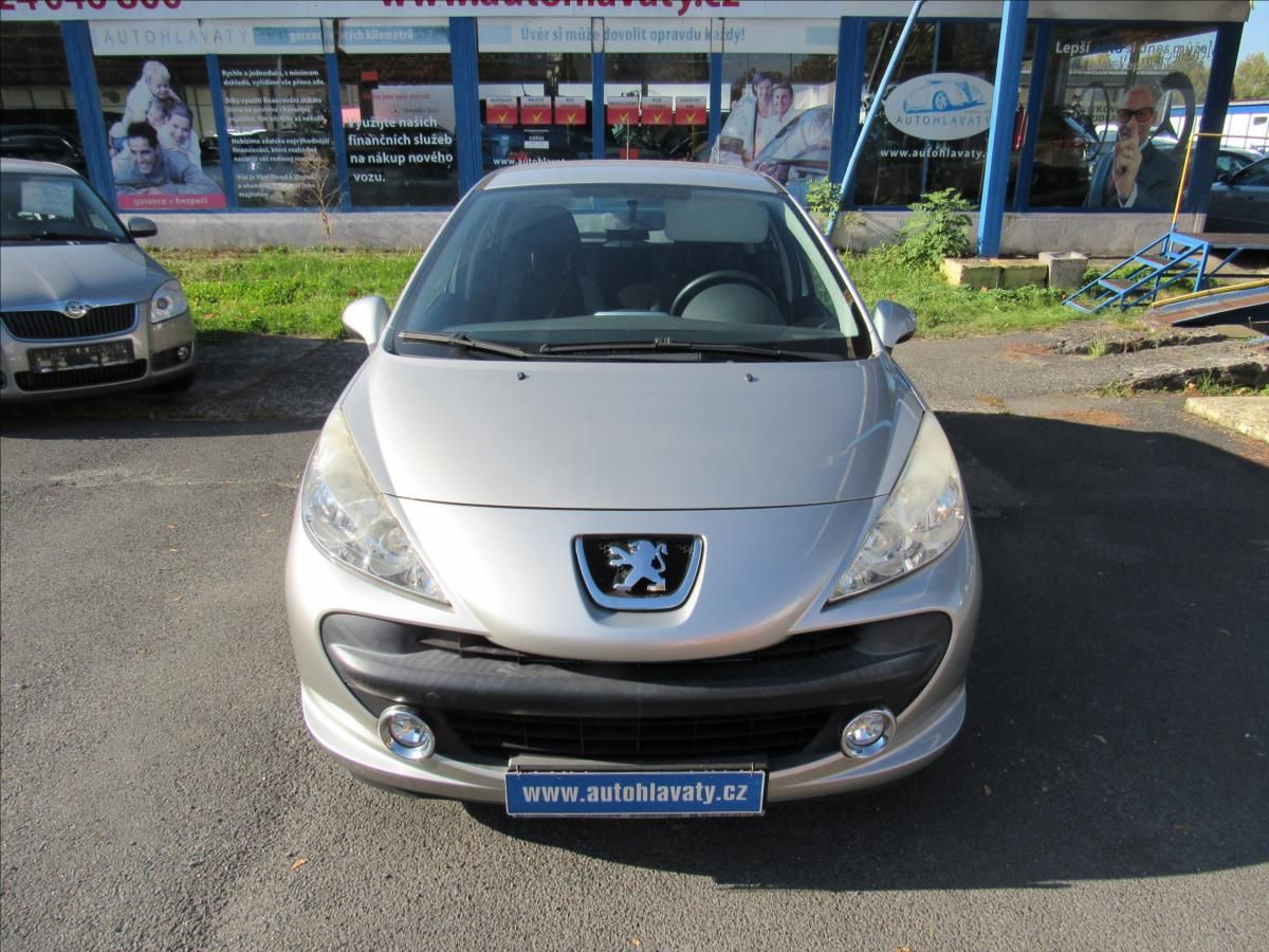 Peugeot 207, 1,4 i 70kW - fotka 2