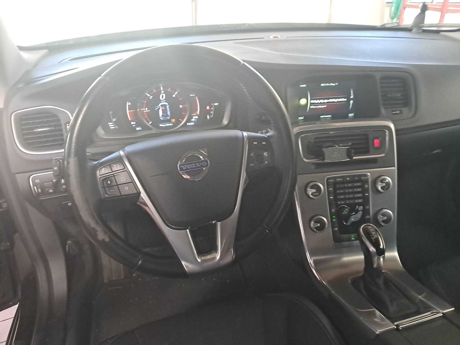 Volvo V60, D3 2.0, Automat - fotka 3