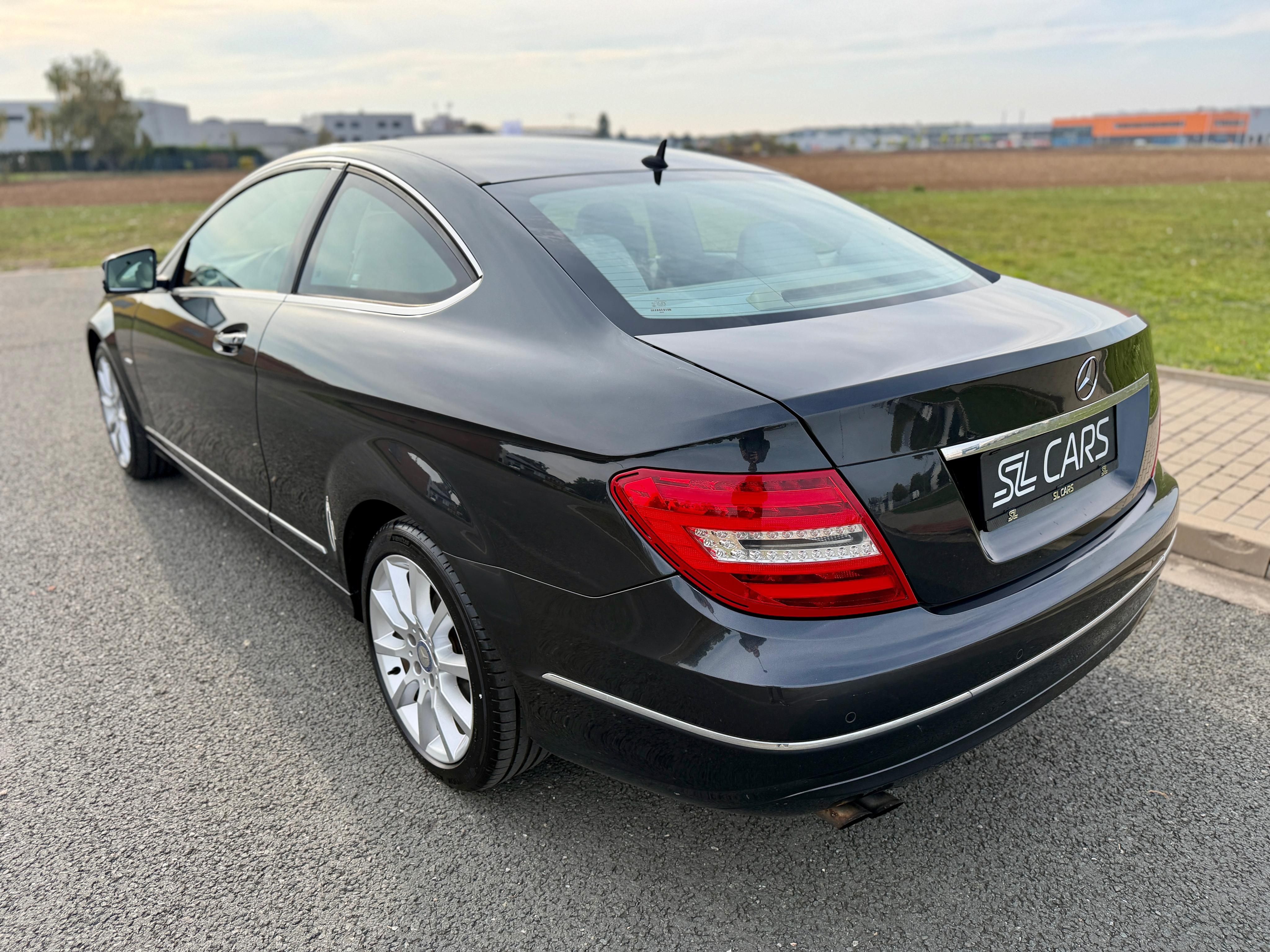 Mercedes-Benz Třídy C, 180 CGI NAVI MANUAL SERVISKA - fotka 3