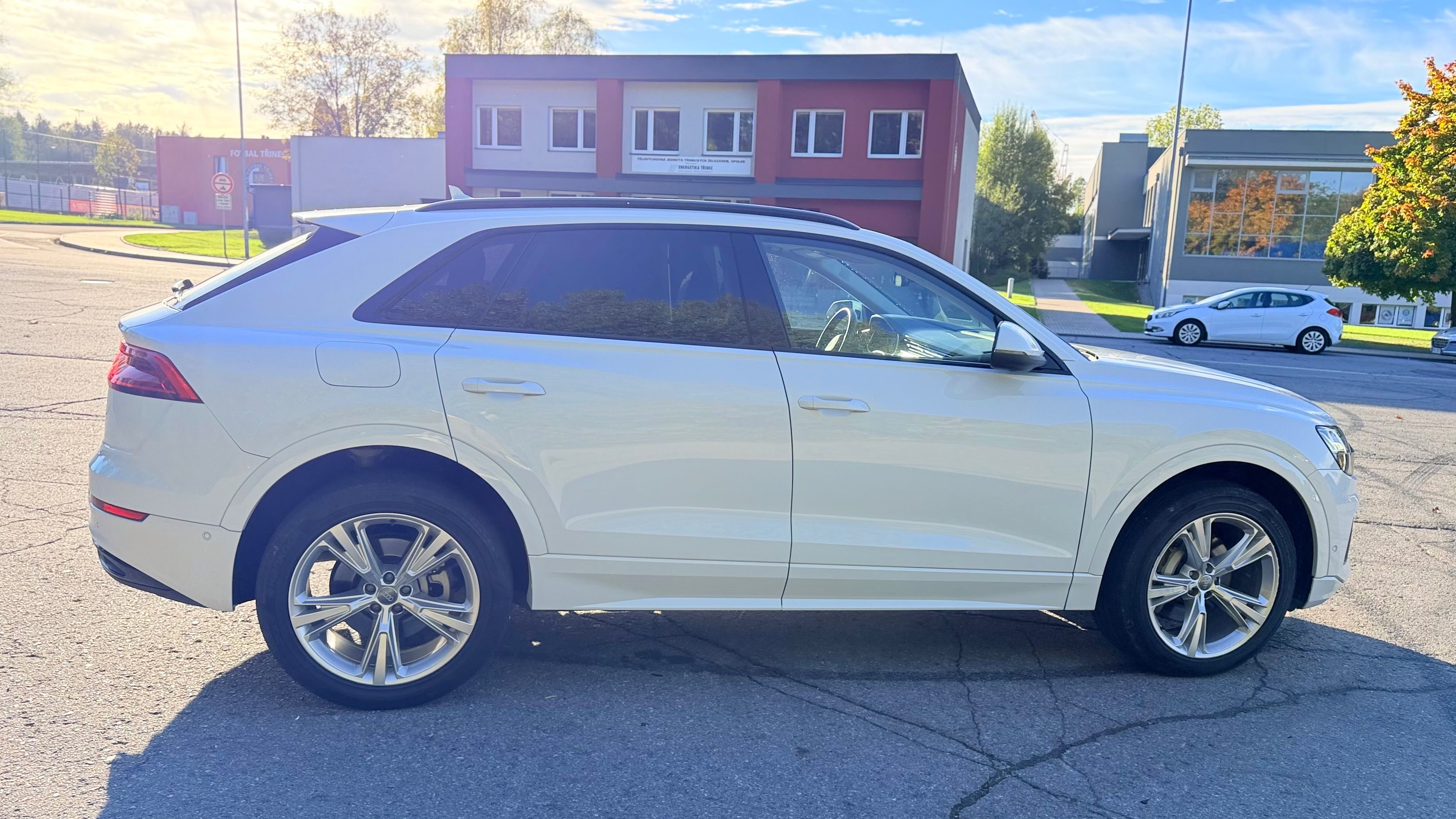 Audi Q8, 55 tfsi, TOP výbava - fotka 5