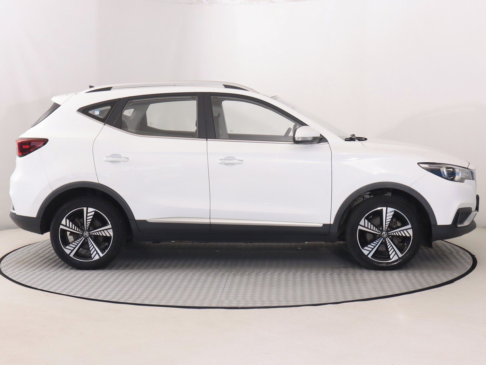 MG ZS, EV 42.5 kWh, SoH 95%, Luxury - fotka 6