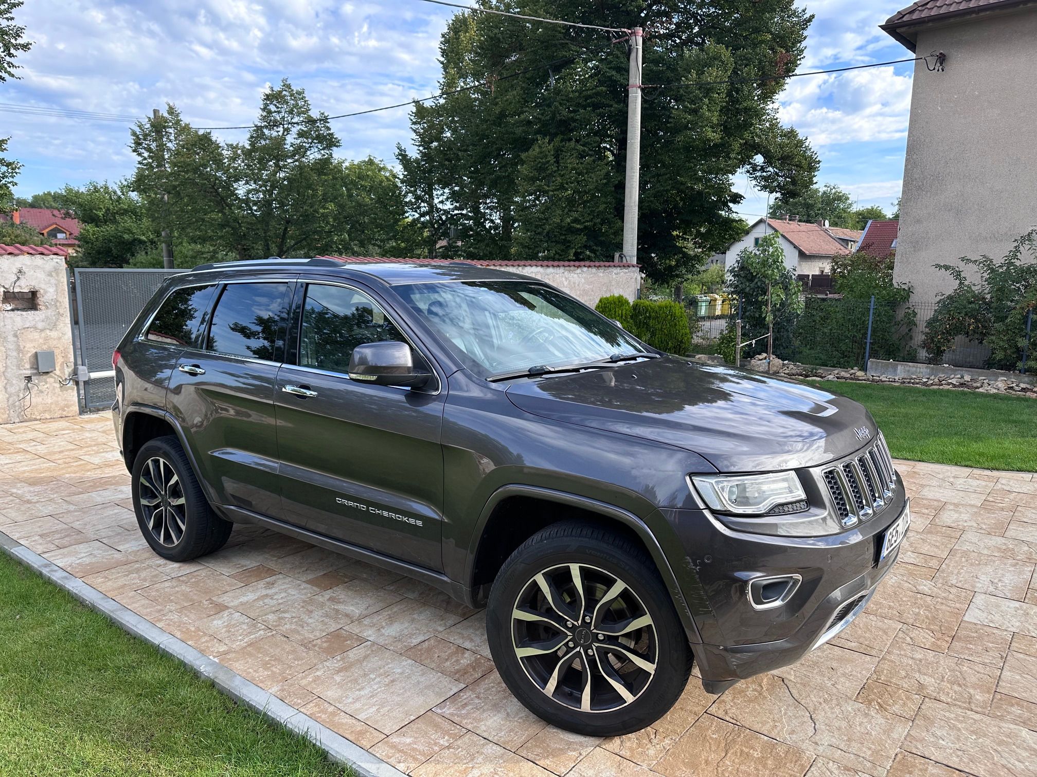Jeep Grand Cherokee, zimní pneu v ceně - fotka 6