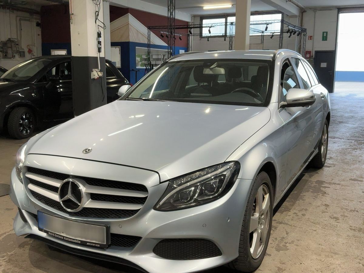 Mercedes-Benz Třídy C, C 220 d T 4Matic
