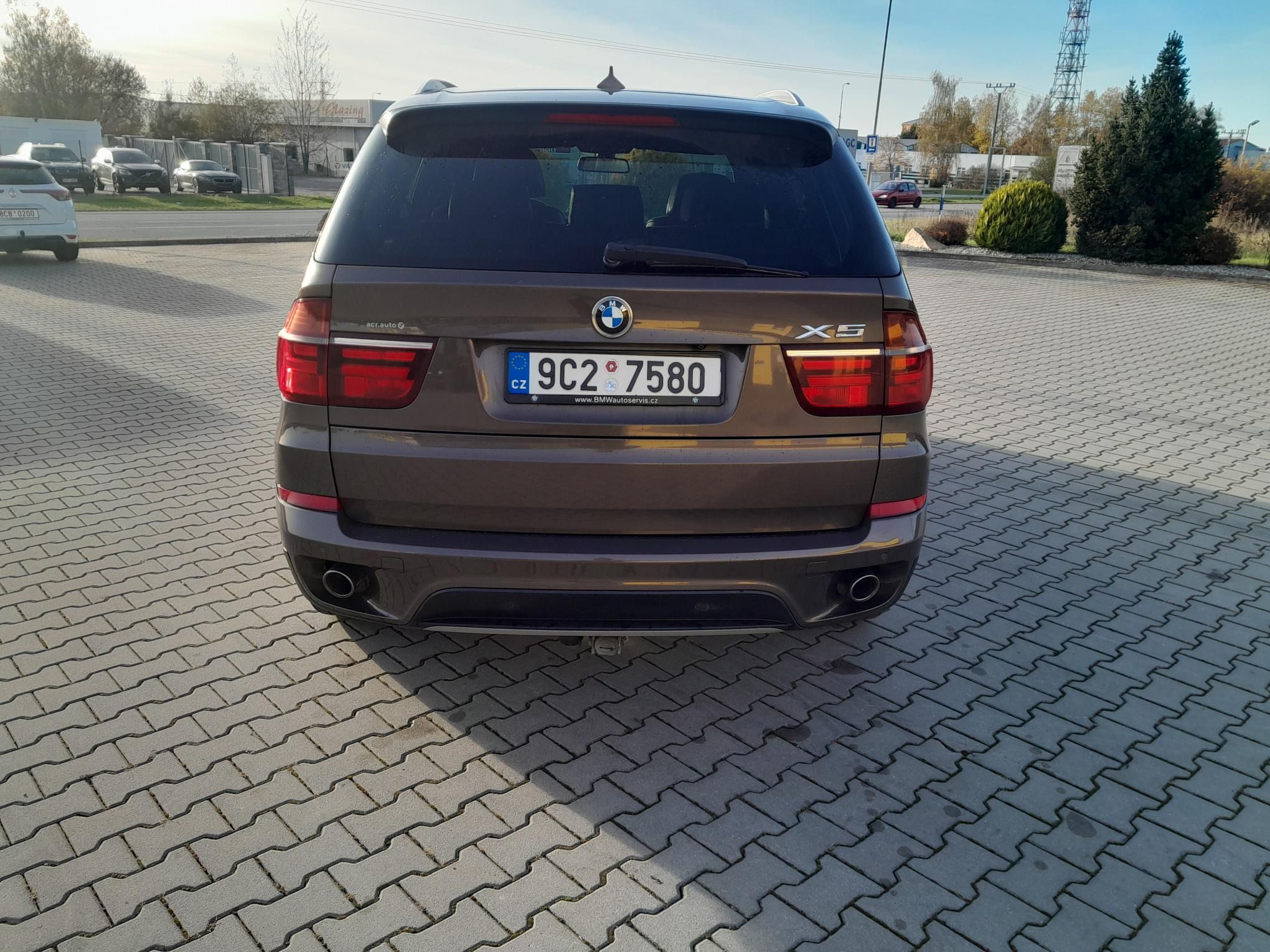 BMW X5, r.v. 2012, objem 2.933 225kw - fotka 4