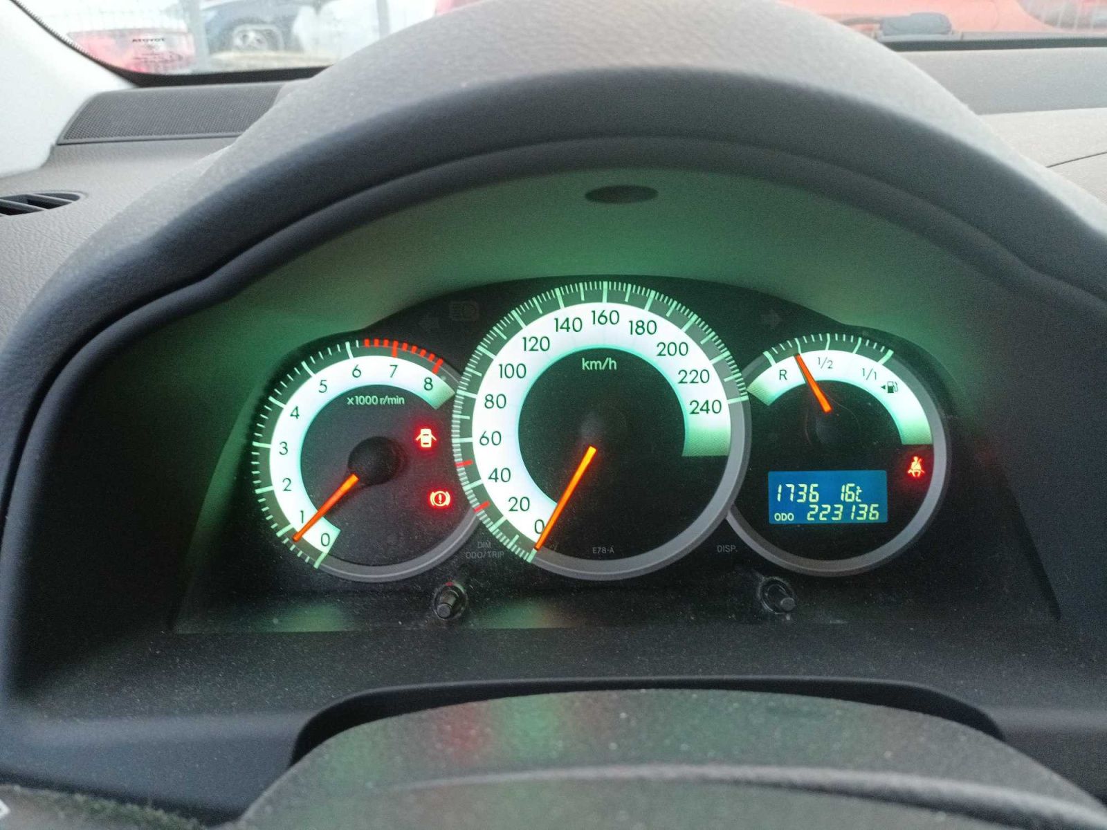 Toyota Corolla Verso, 1.8, po STK, Automatická klima - fotka 3