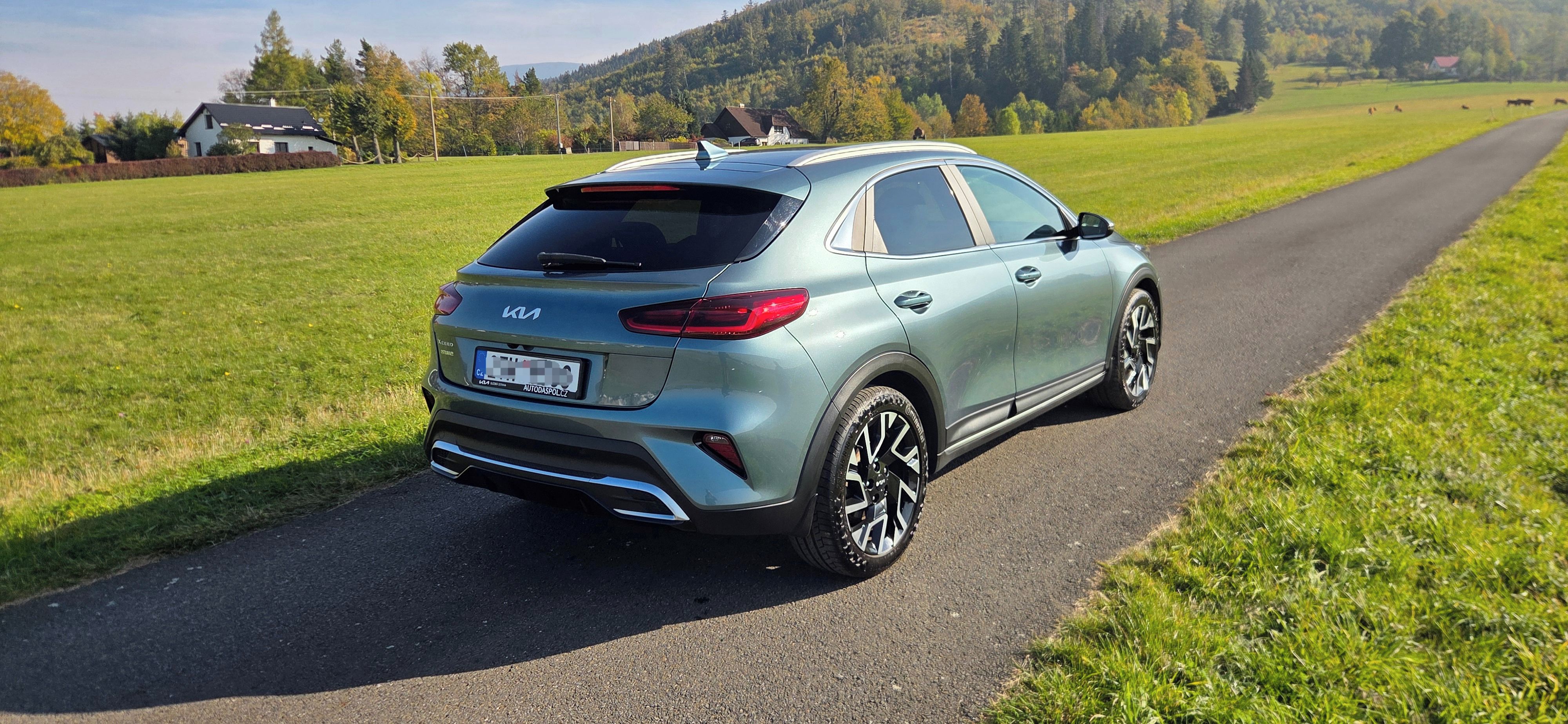 Kia XCee´d, 1.5 T-GDi 117kw 7DCT, TOP - fotka 4