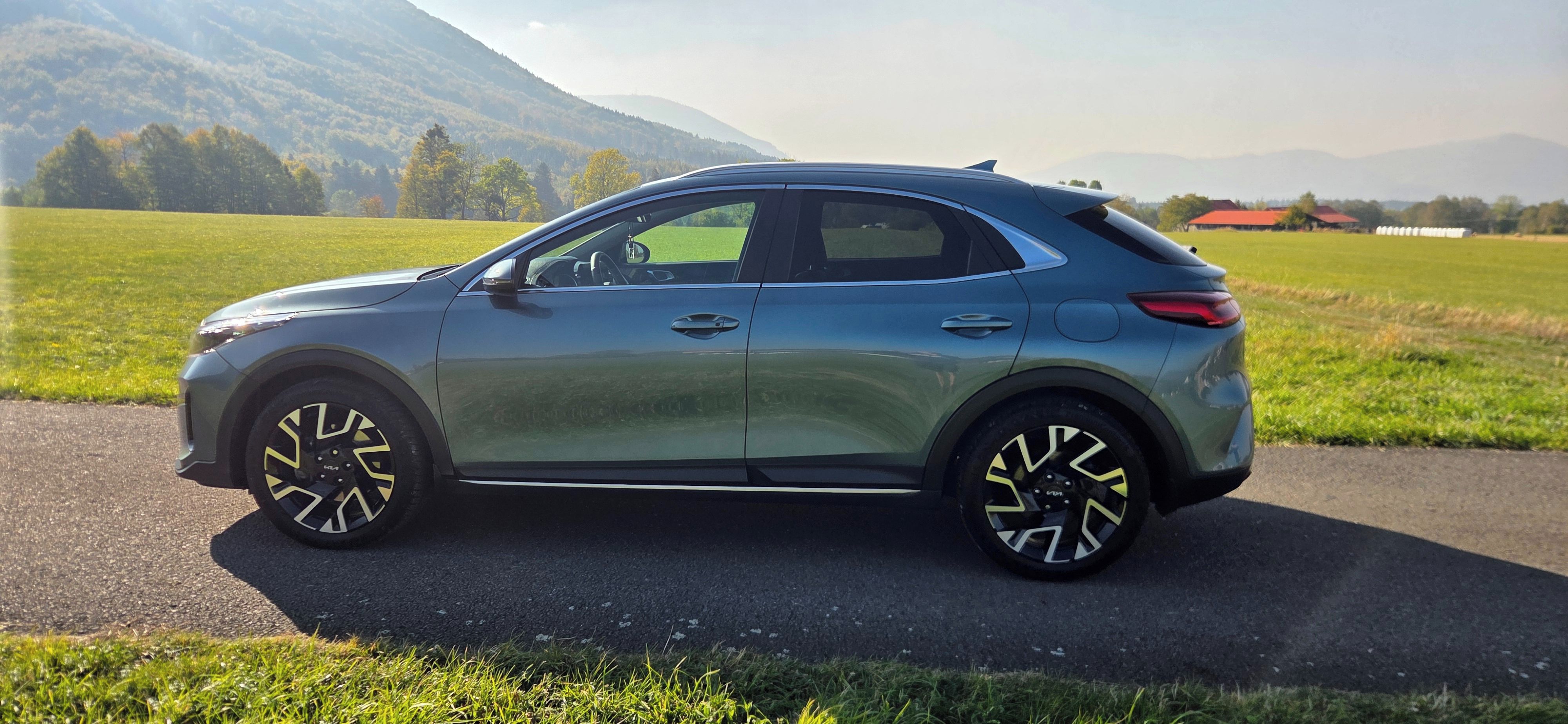 Kia XCee´d, 1.5 T-GDi 117kw 7DCT, TOP - fotka 6