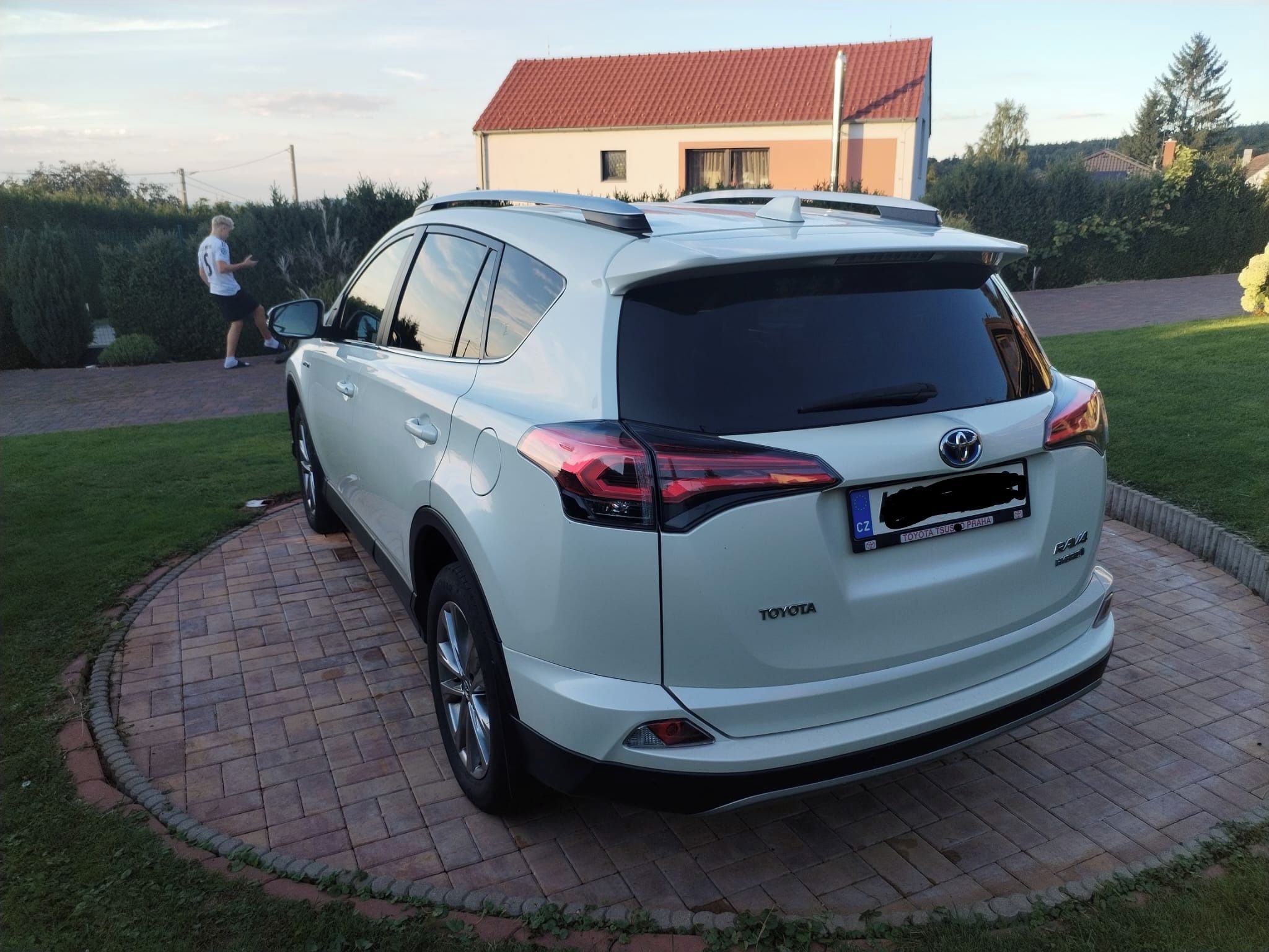 Toyota Rav4, Toyota Rav 4 hybrid - fotka 5