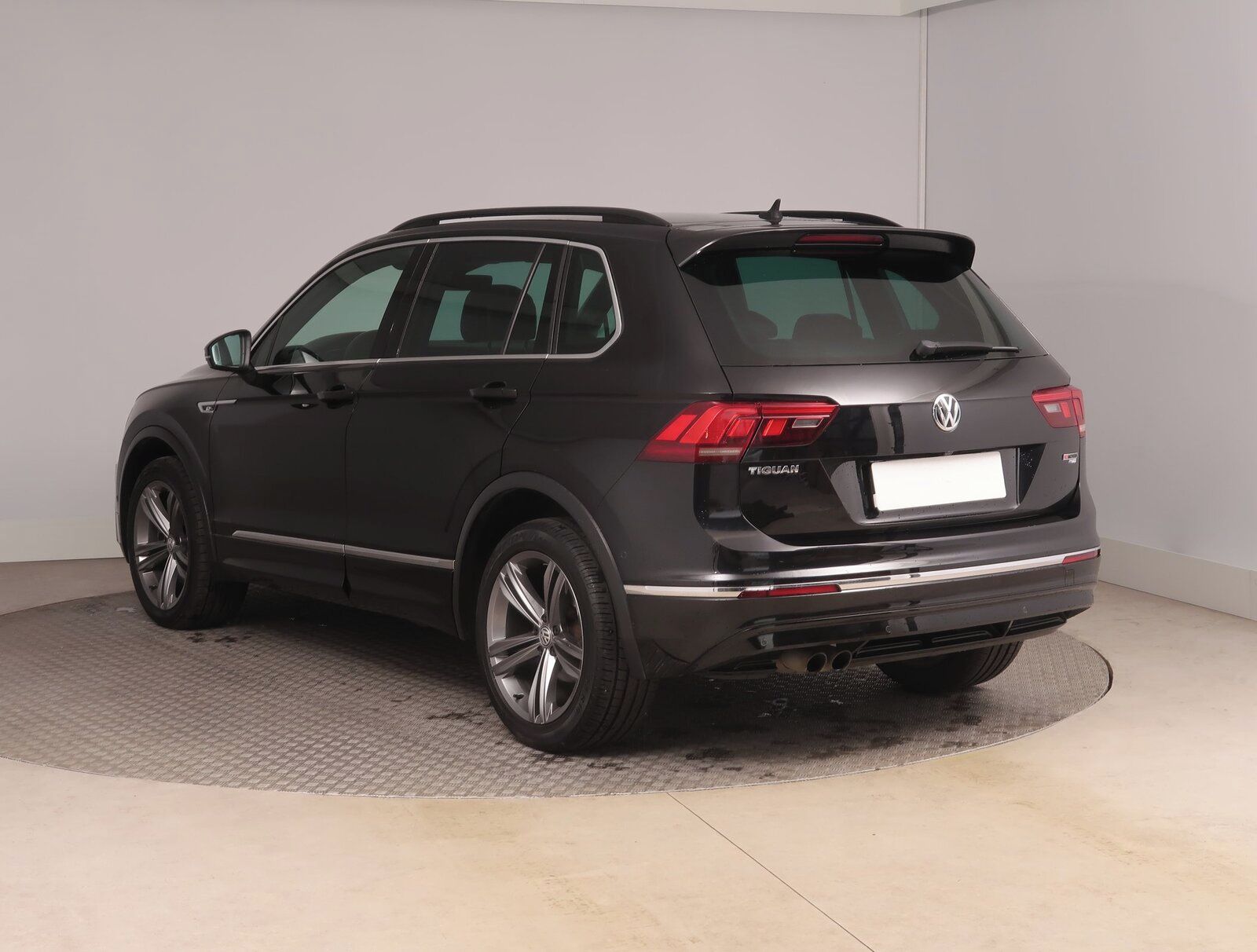 Volkswagen Tiguan, 2.0 TSI, R-Line, 4X4, Automat - fotka 4