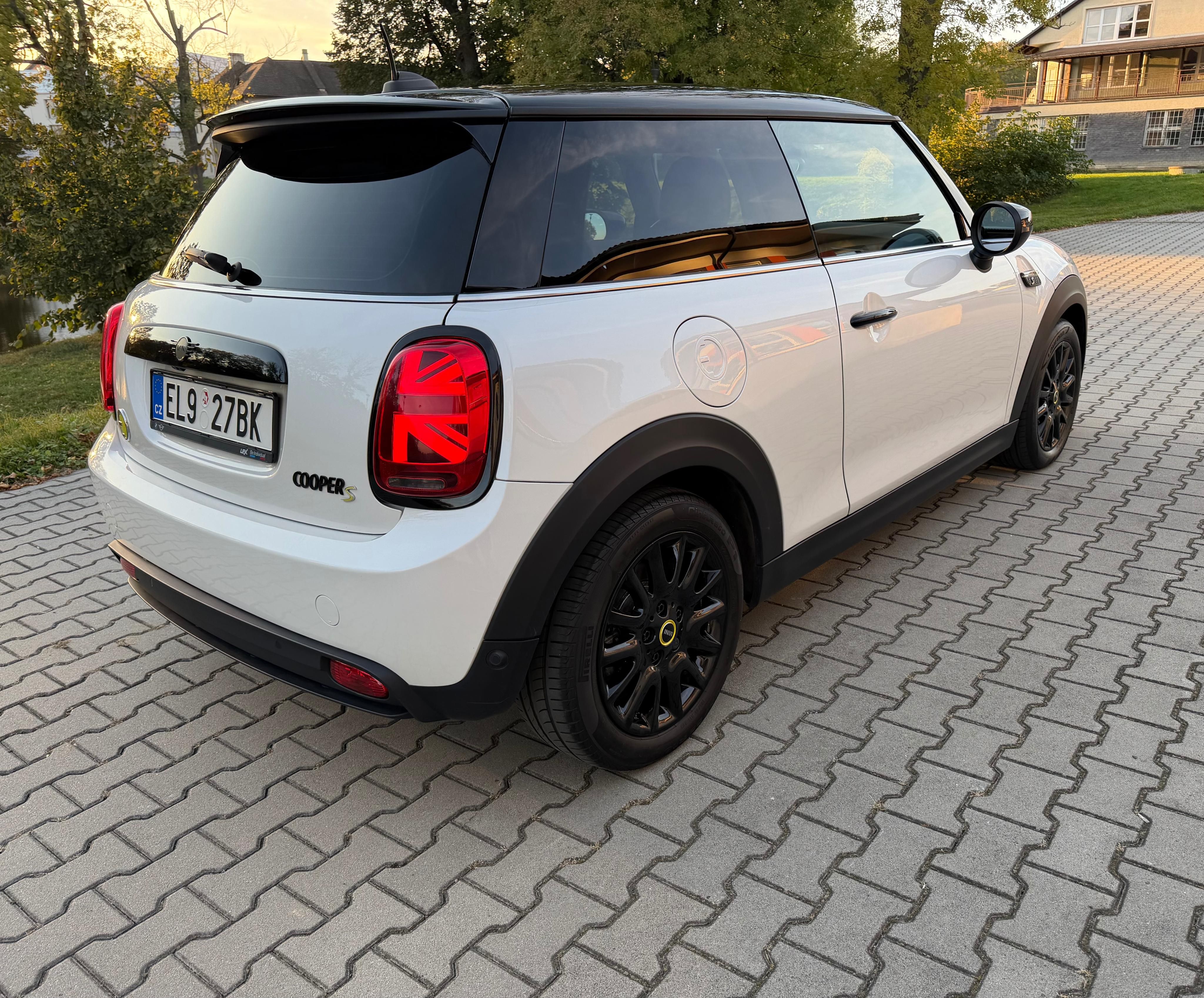 Mini Cooper S, Mini Cooper SE elektro - fotka 4
