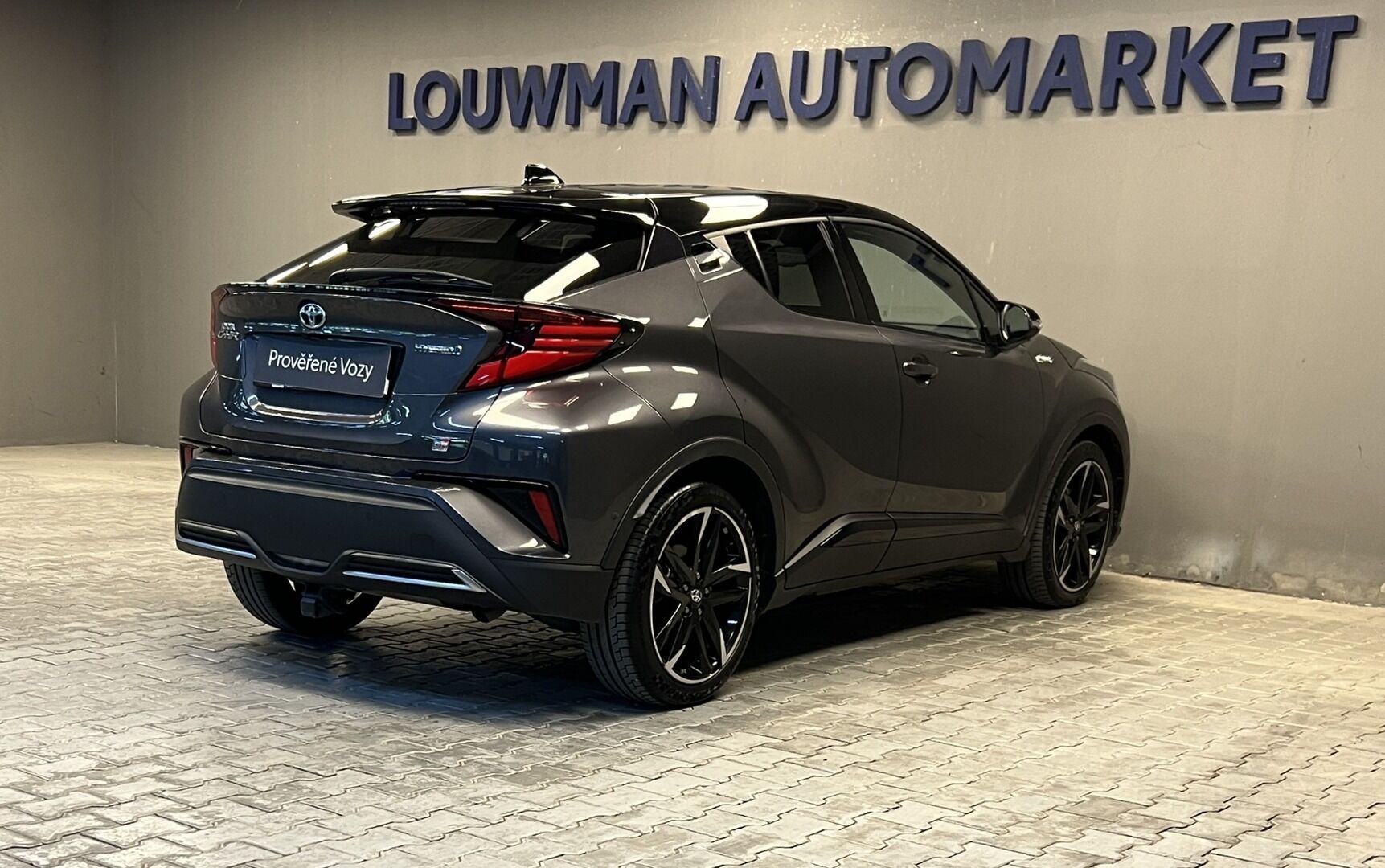 Toyota C-HR, 2,0 HYBRID AT GR SPORT - fotka 2