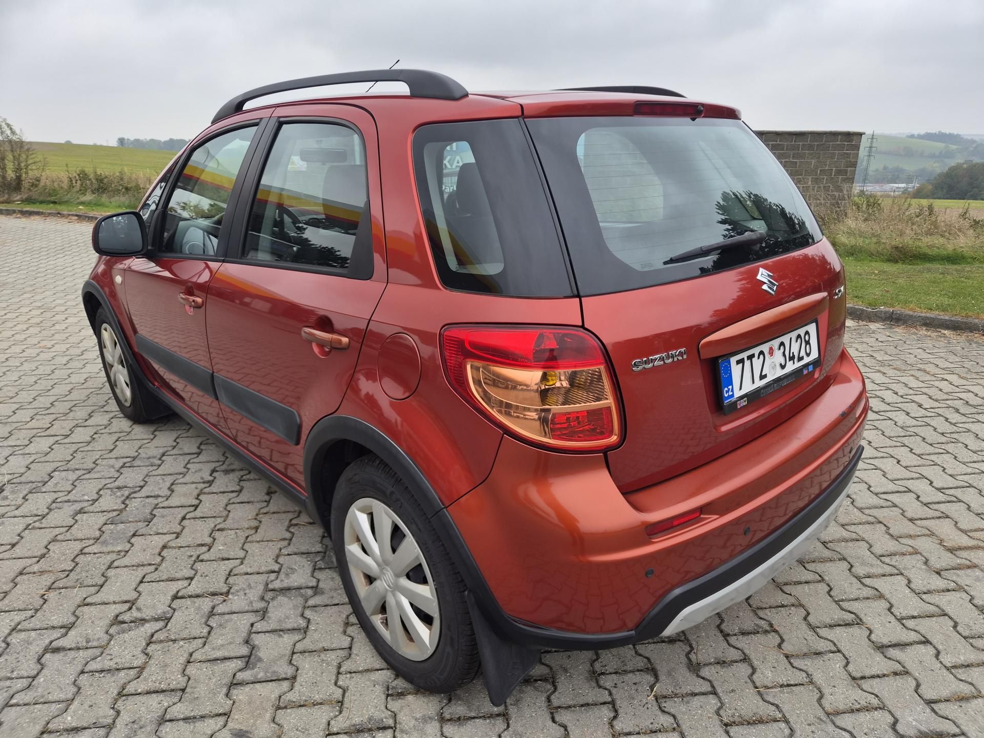 Suzuki SX4, 1,5 GL/AC,1 maj.ČR - fotka 4